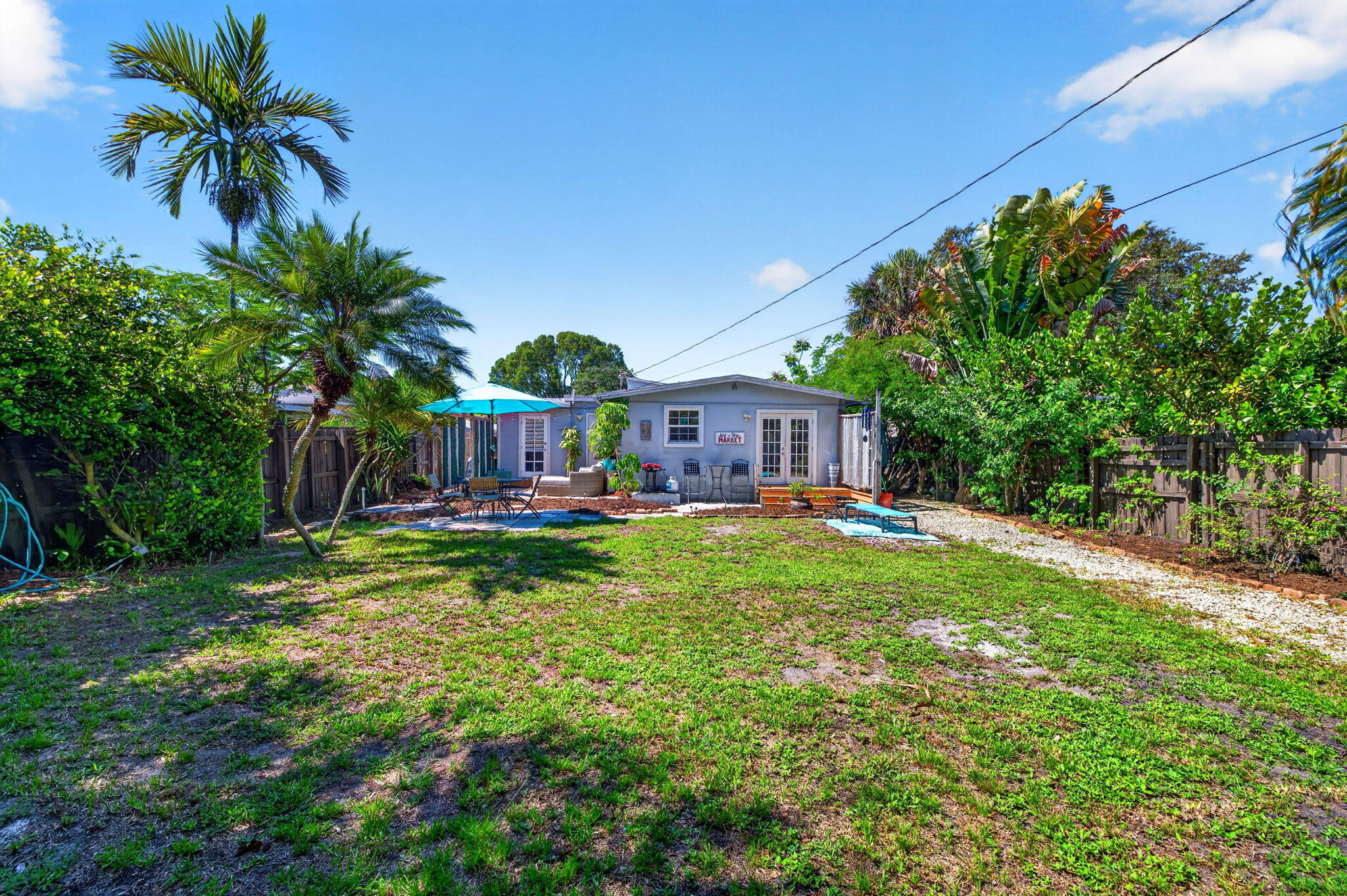 LAUDERDALE GARDENS - Residential