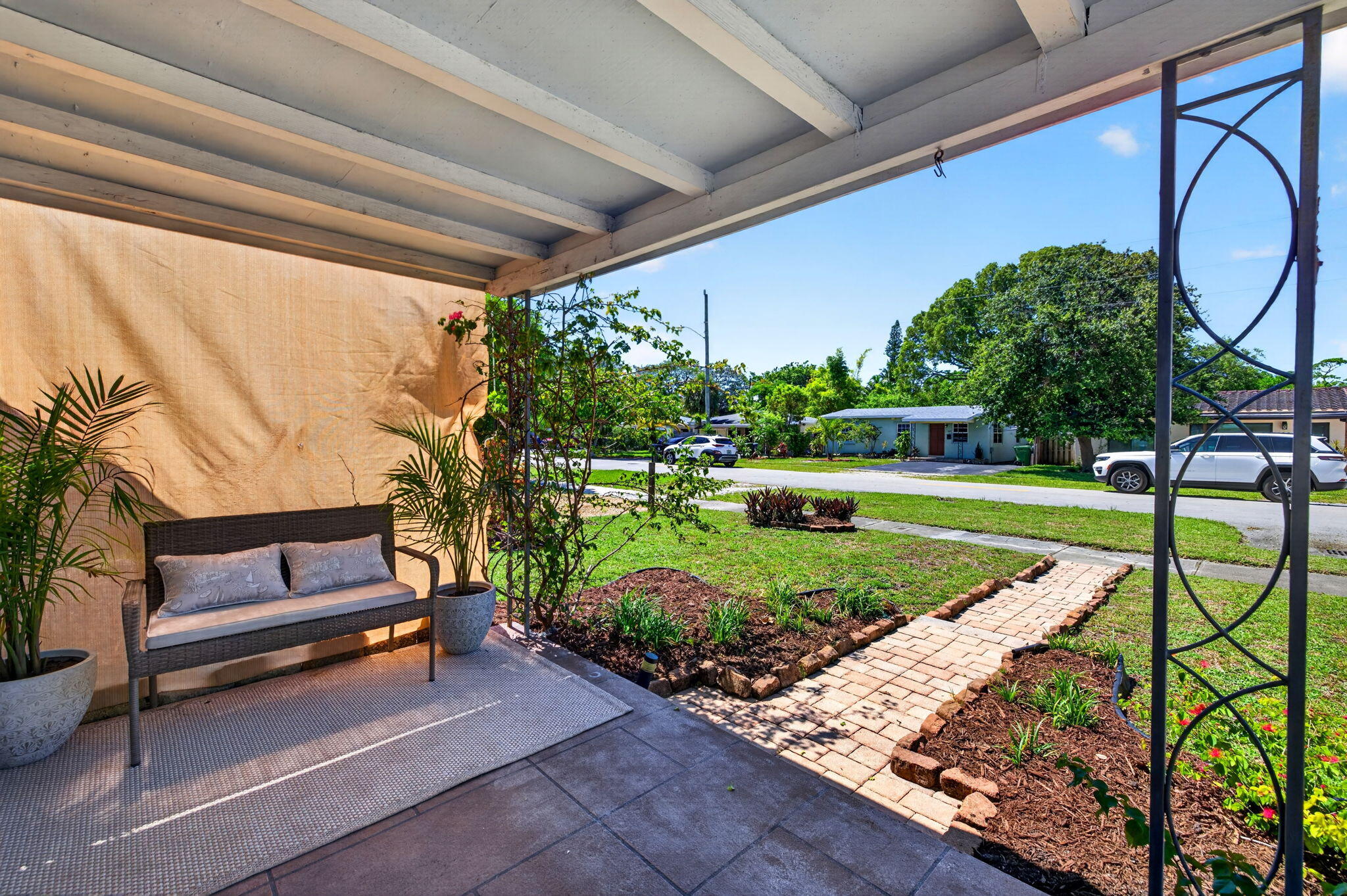 LAUDERDALE GARDENS - Residential