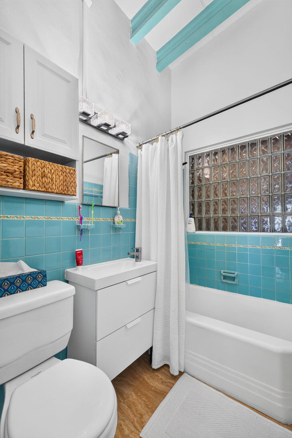 LAUDERDALE GARDENS - Residential