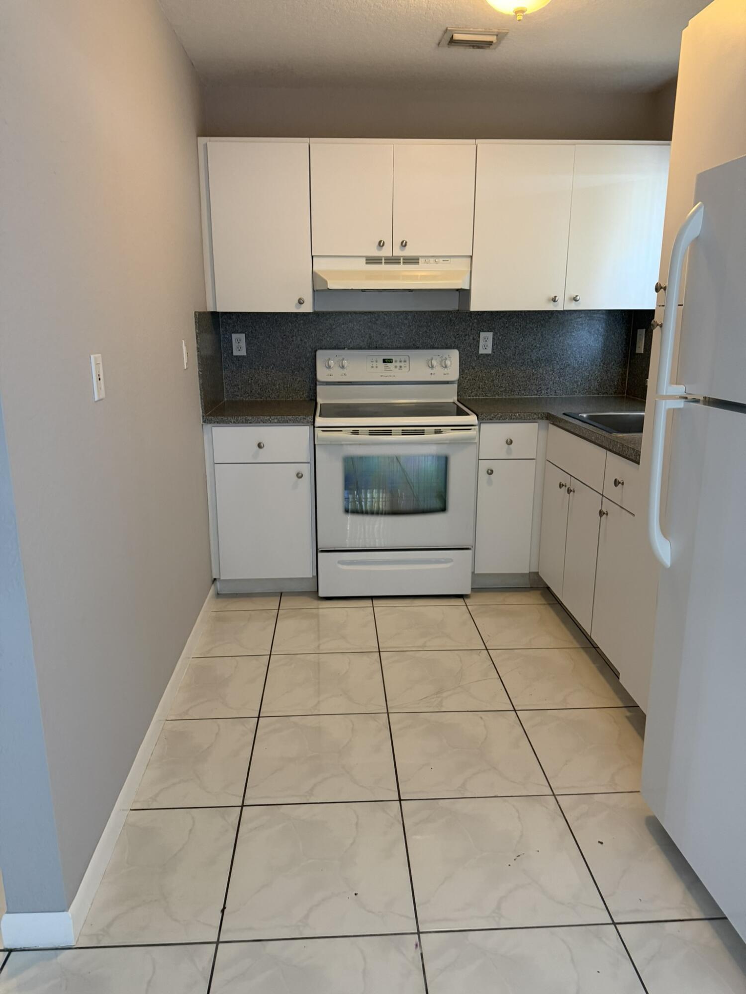 BRANDON PARK - Residential Lease