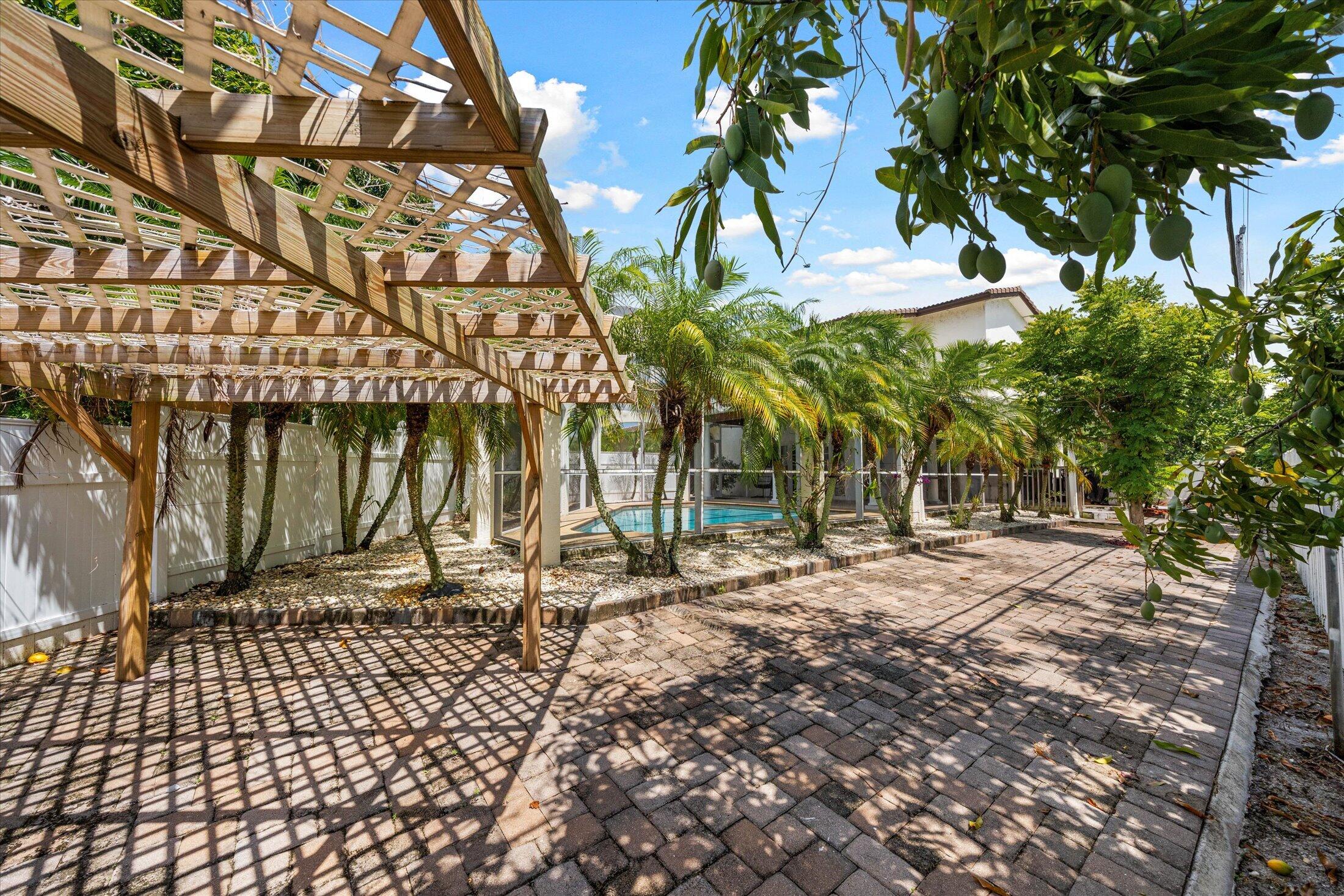 CHERLYNN ESTATES - Residential