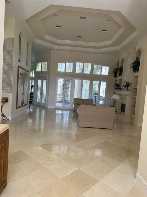ROYAL PALM YACHT & COUNTRY CLUB - Residential