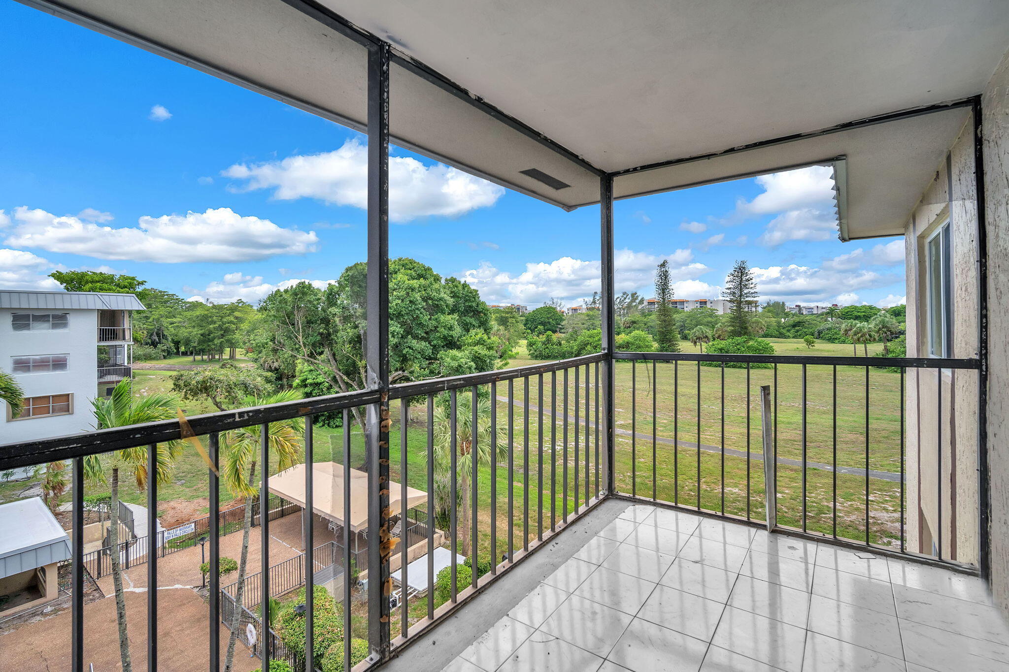 INVERRARY COUNTRY CLUB - Residential
