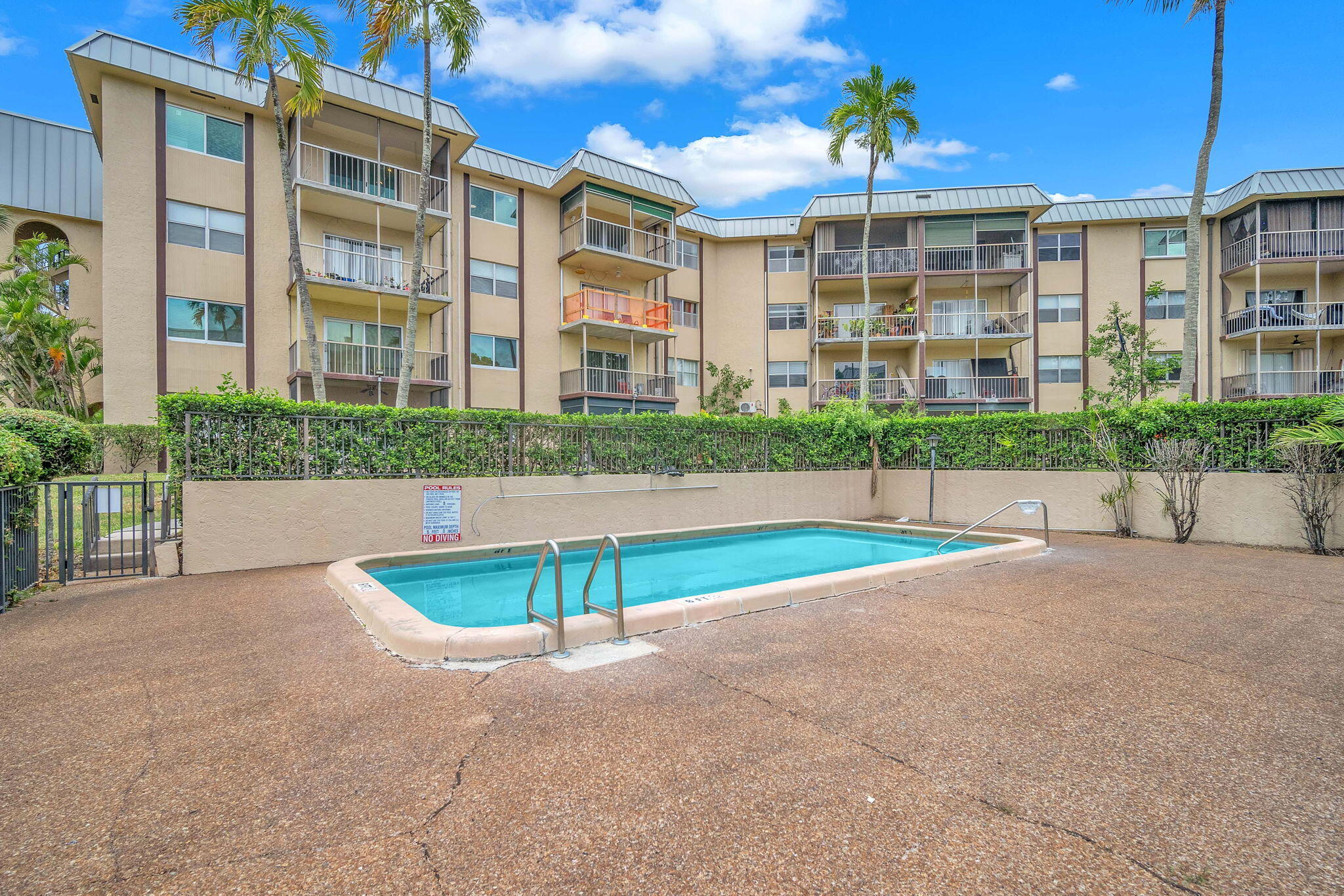 INVERRARY COUNTRY CLUB - Residential
