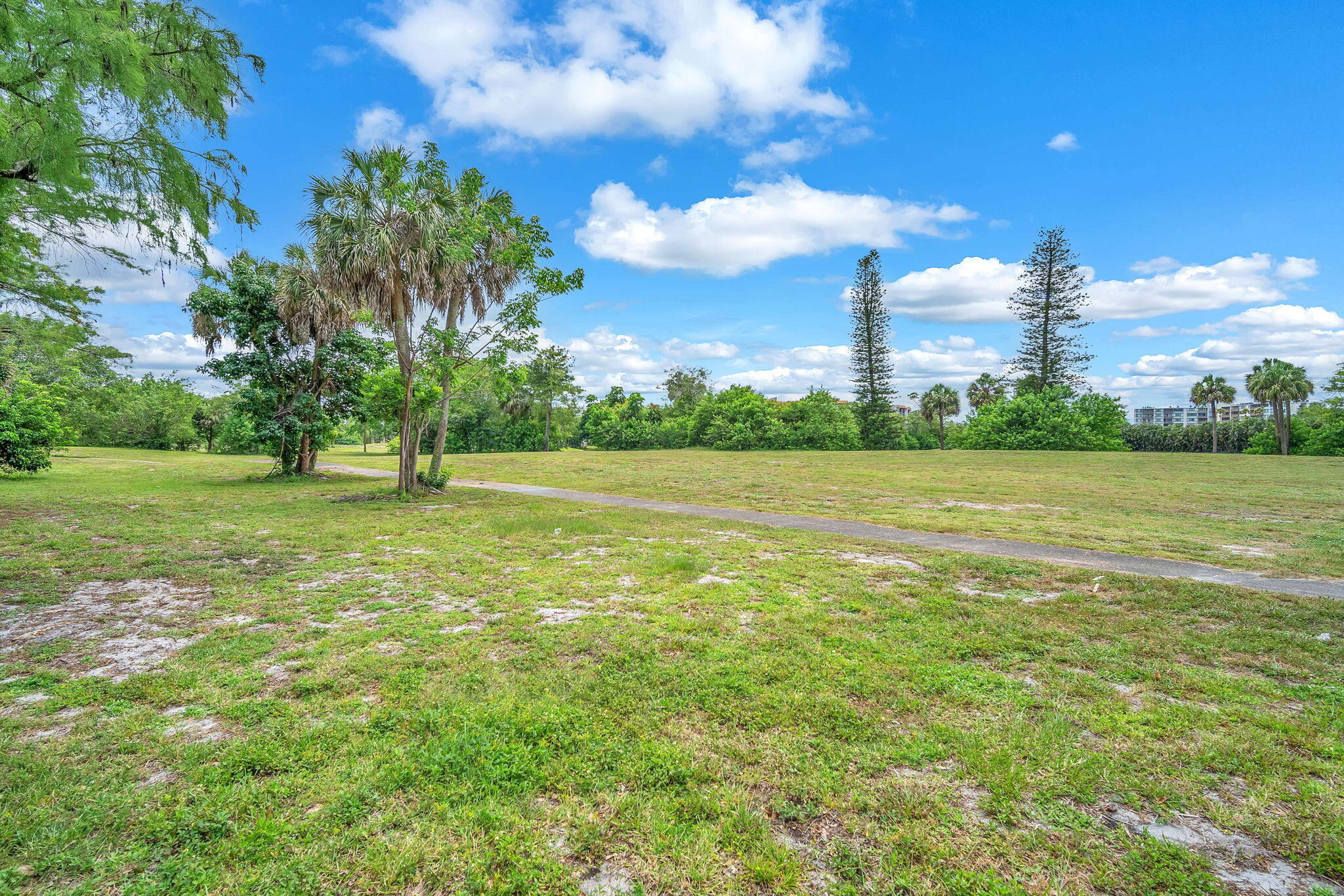 INVERRARY COUNTRY CLUB - Residential