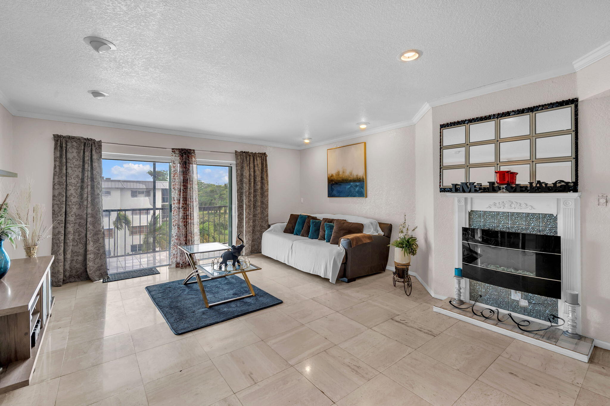INVERRARY COUNTRY CLUB - Residential