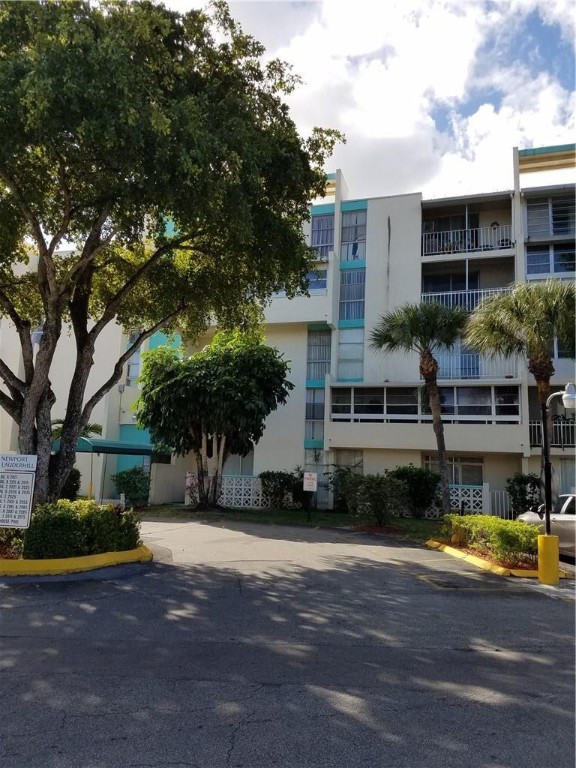 NEWPORT AT LAUDERHILL CON - Residential