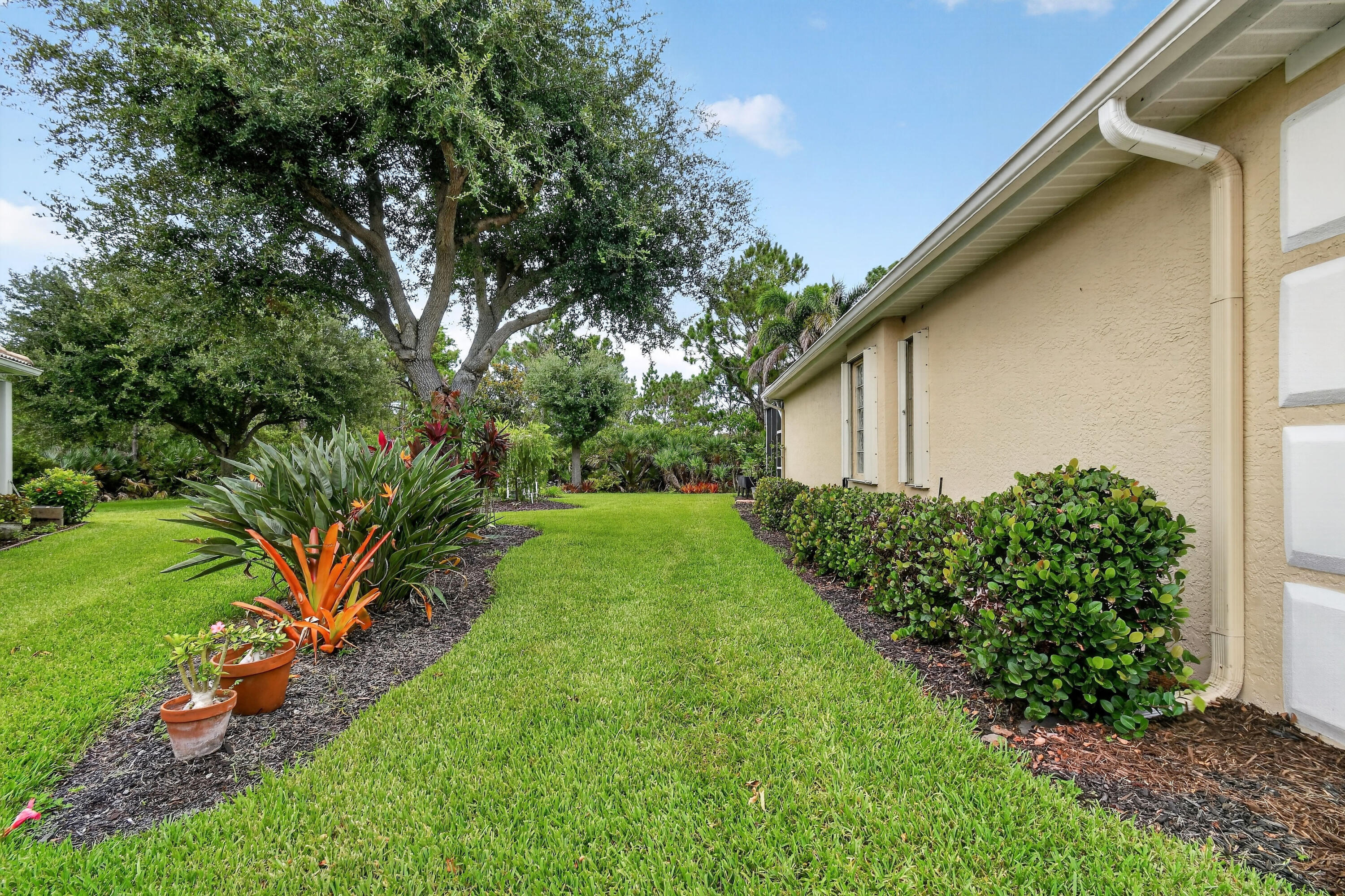 JENSEN BEACH COUNTRY CLUB - Residential