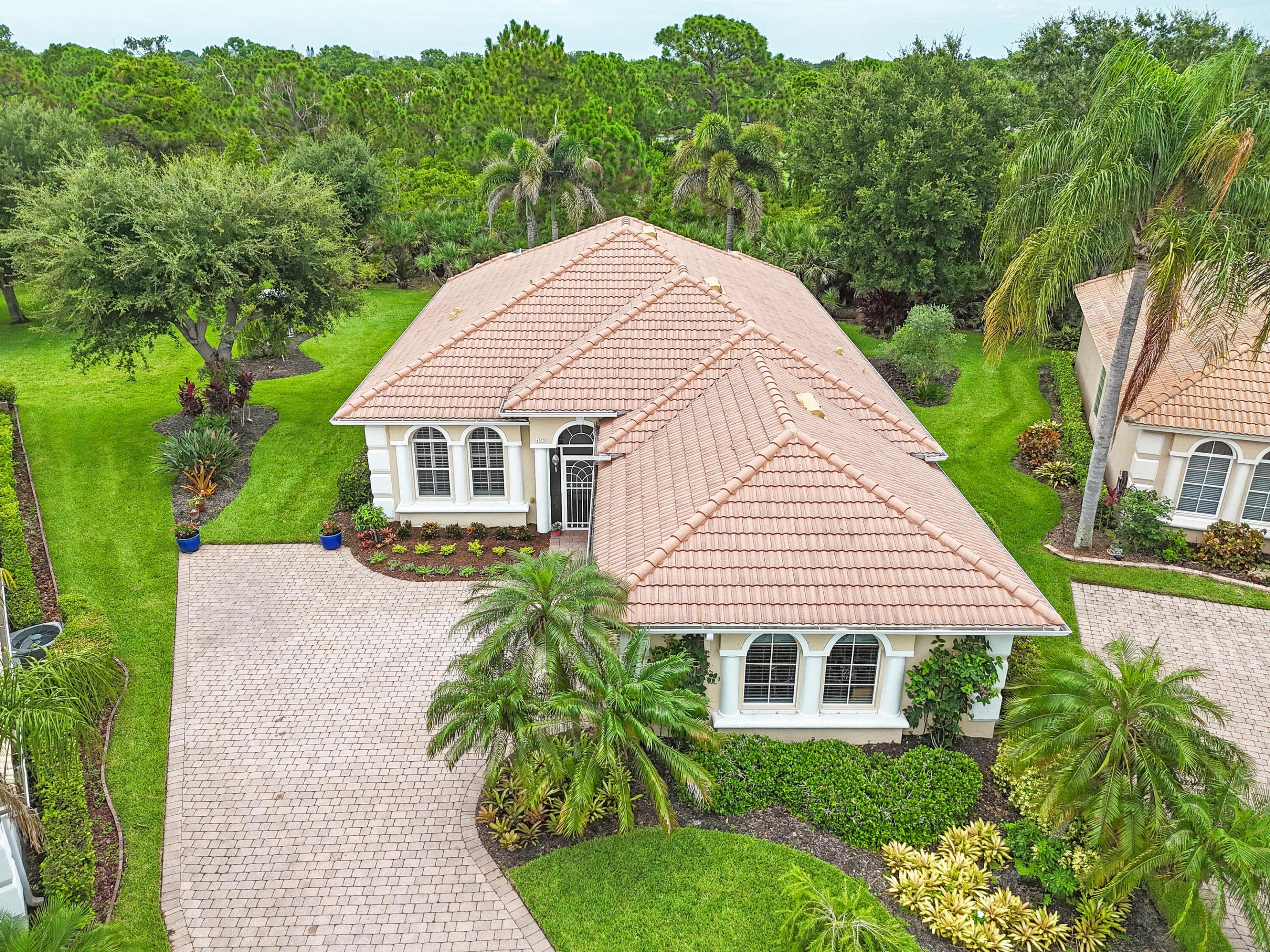 JENSEN BEACH COUNTRY CLUB - Residential