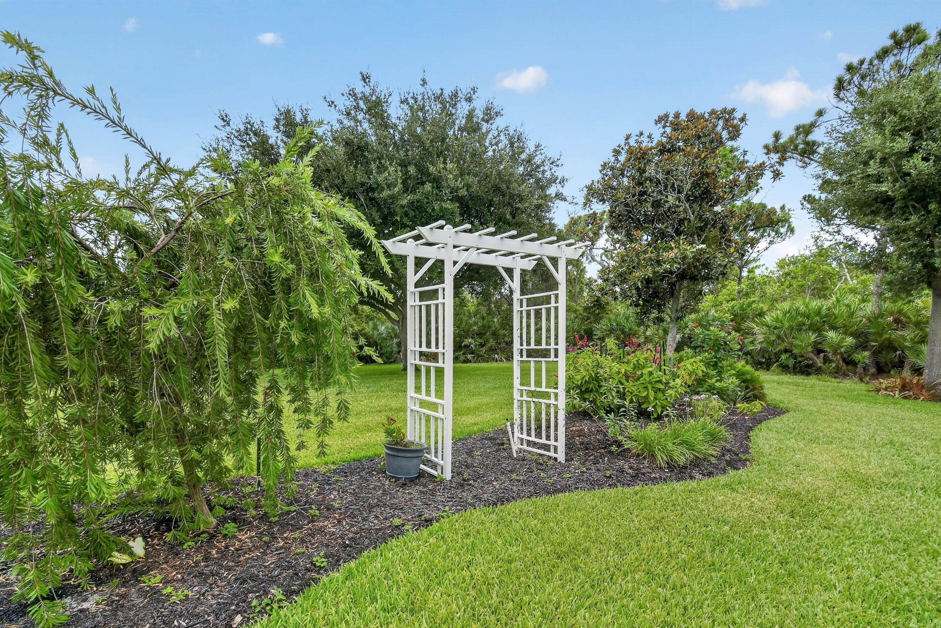 JENSEN BEACH COUNTRY CLUB - Residential