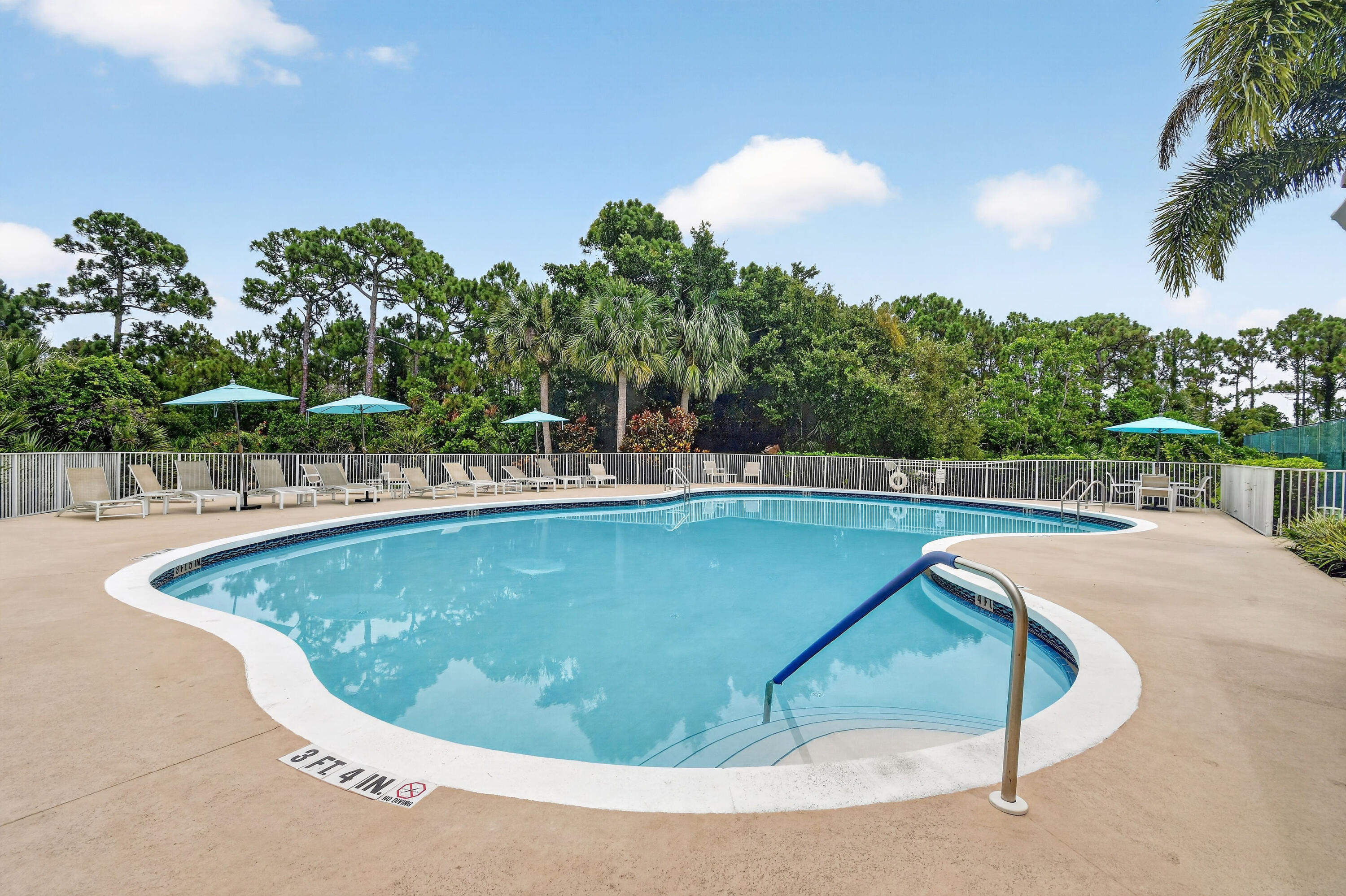 JENSEN BEACH COUNTRY CLUB - Residential