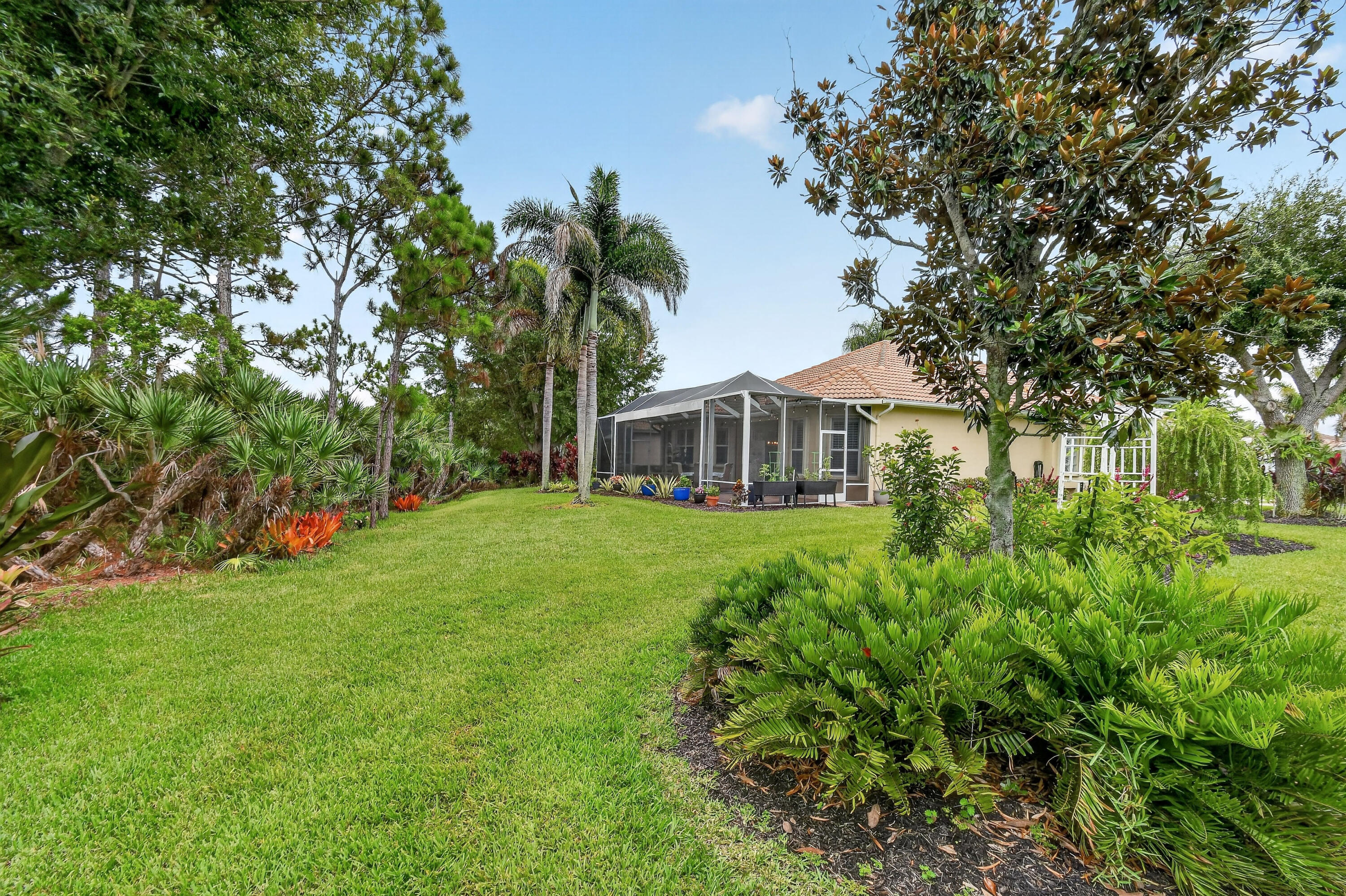 JENSEN BEACH COUNTRY CLUB - Residential