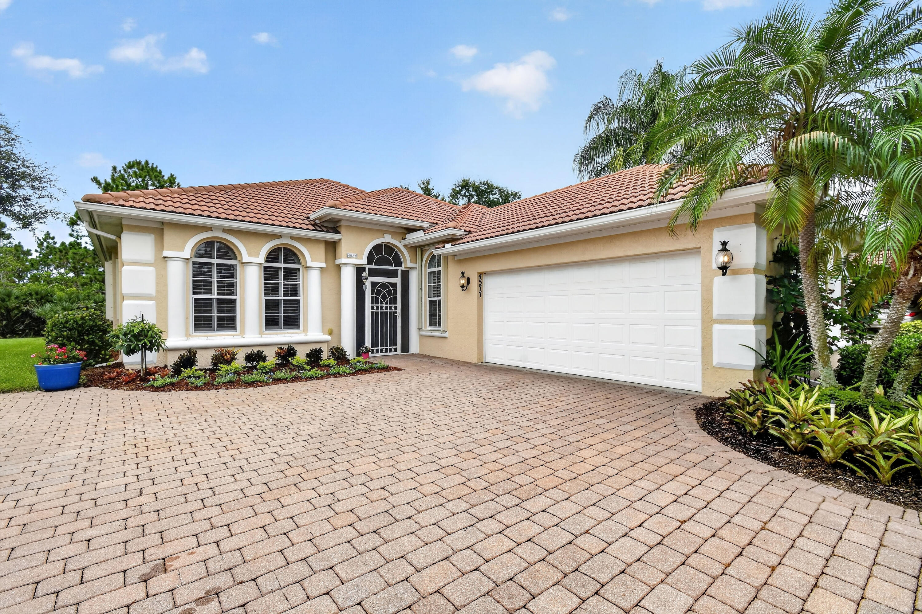 JENSEN BEACH COUNTRY CLUB - Residential