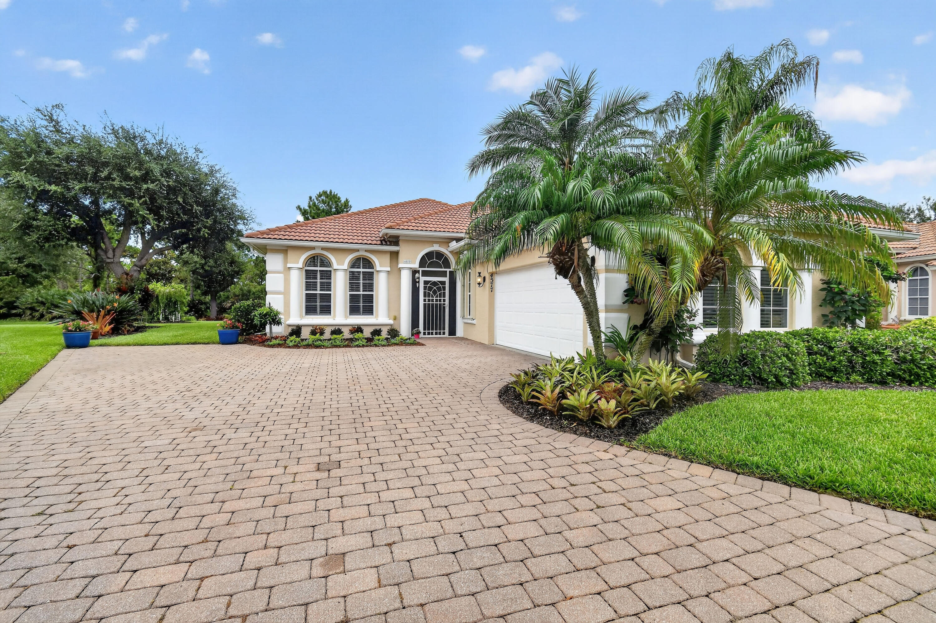 JENSEN BEACH COUNTRY CLUB - Residential