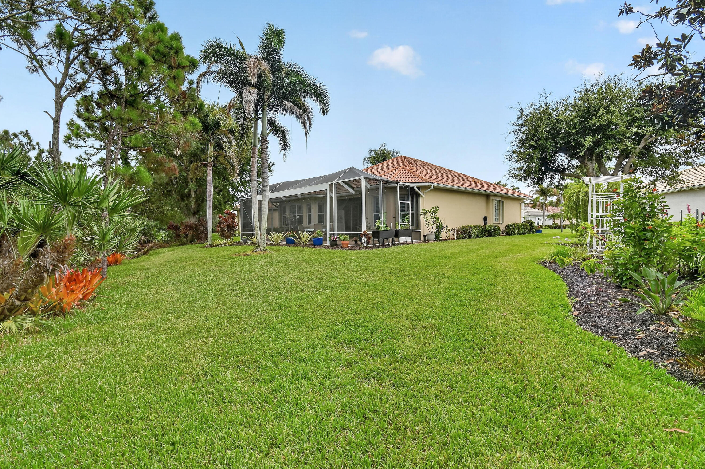 JENSEN BEACH COUNTRY CLUB - Residential