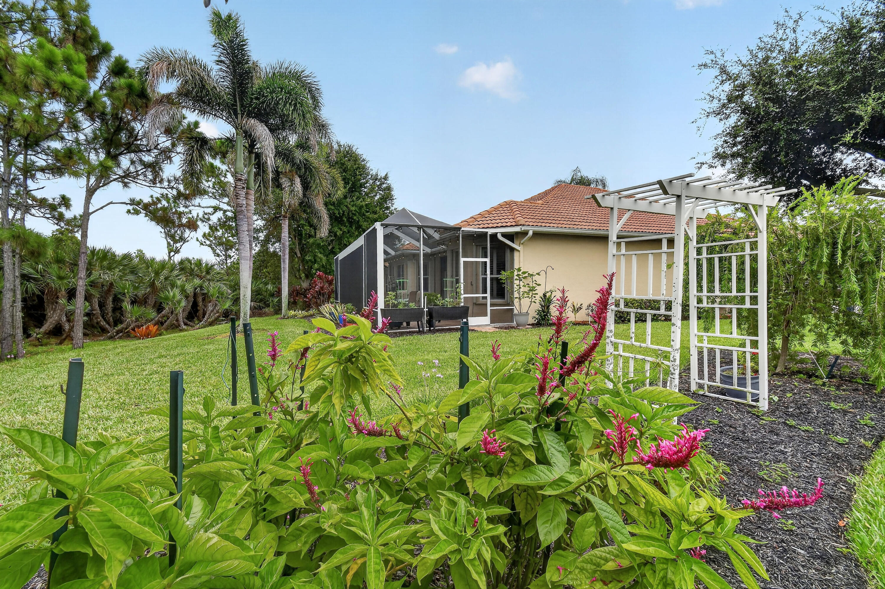JENSEN BEACH COUNTRY CLUB - Residential