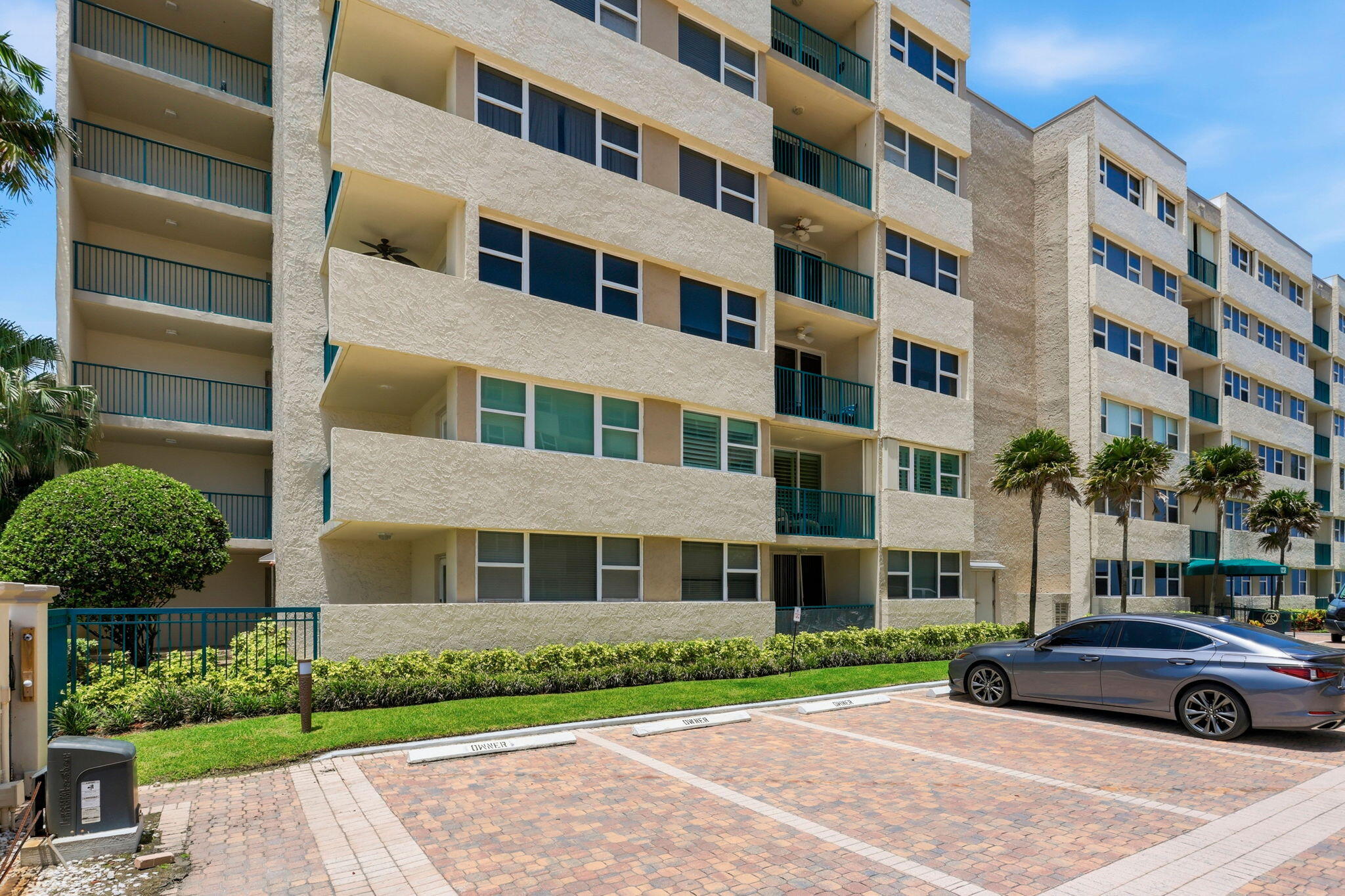 PORT DE MER CONDO - Residential