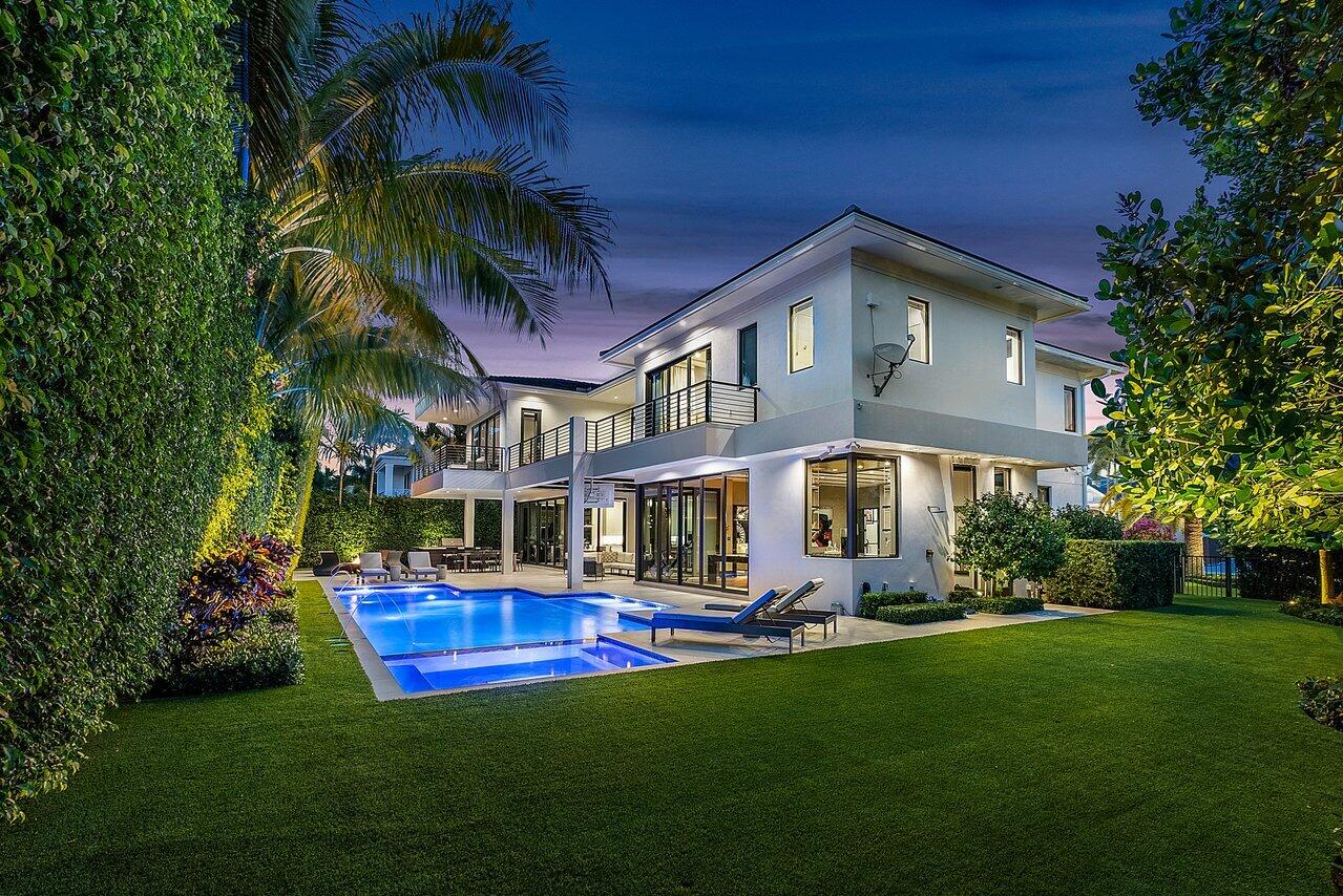 ROYAL PALM YACHT & COUNTRY CLUB - Residential