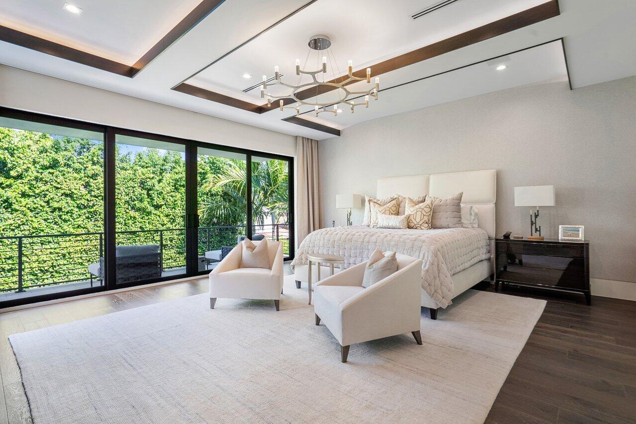 ROYAL PALM YACHT & COUNTRY CLUB - Residential