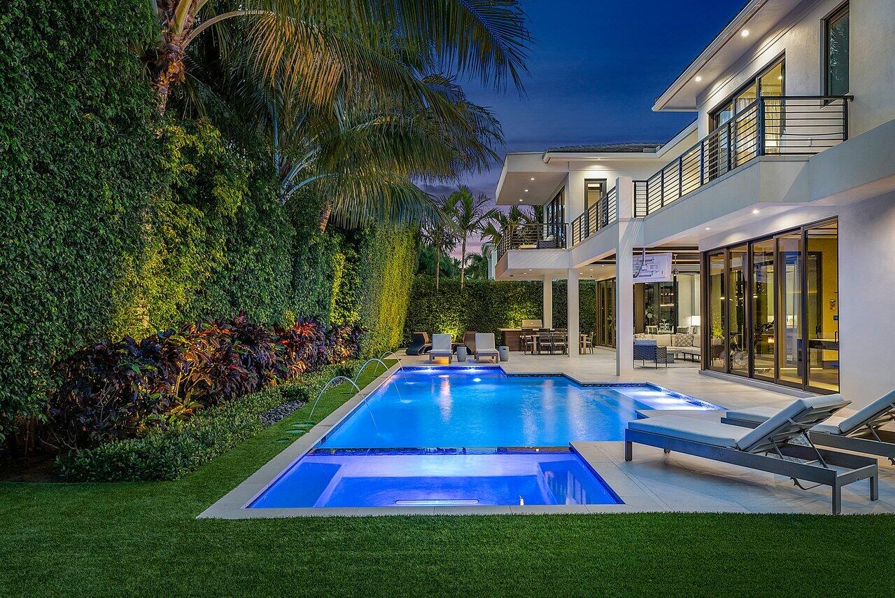 ROYAL PALM YACHT & COUNTRY CLUB - Residential