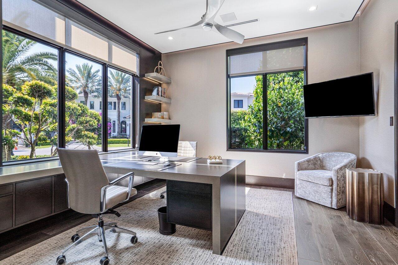 ROYAL PALM YACHT & COUNTRY CLUB - Residential