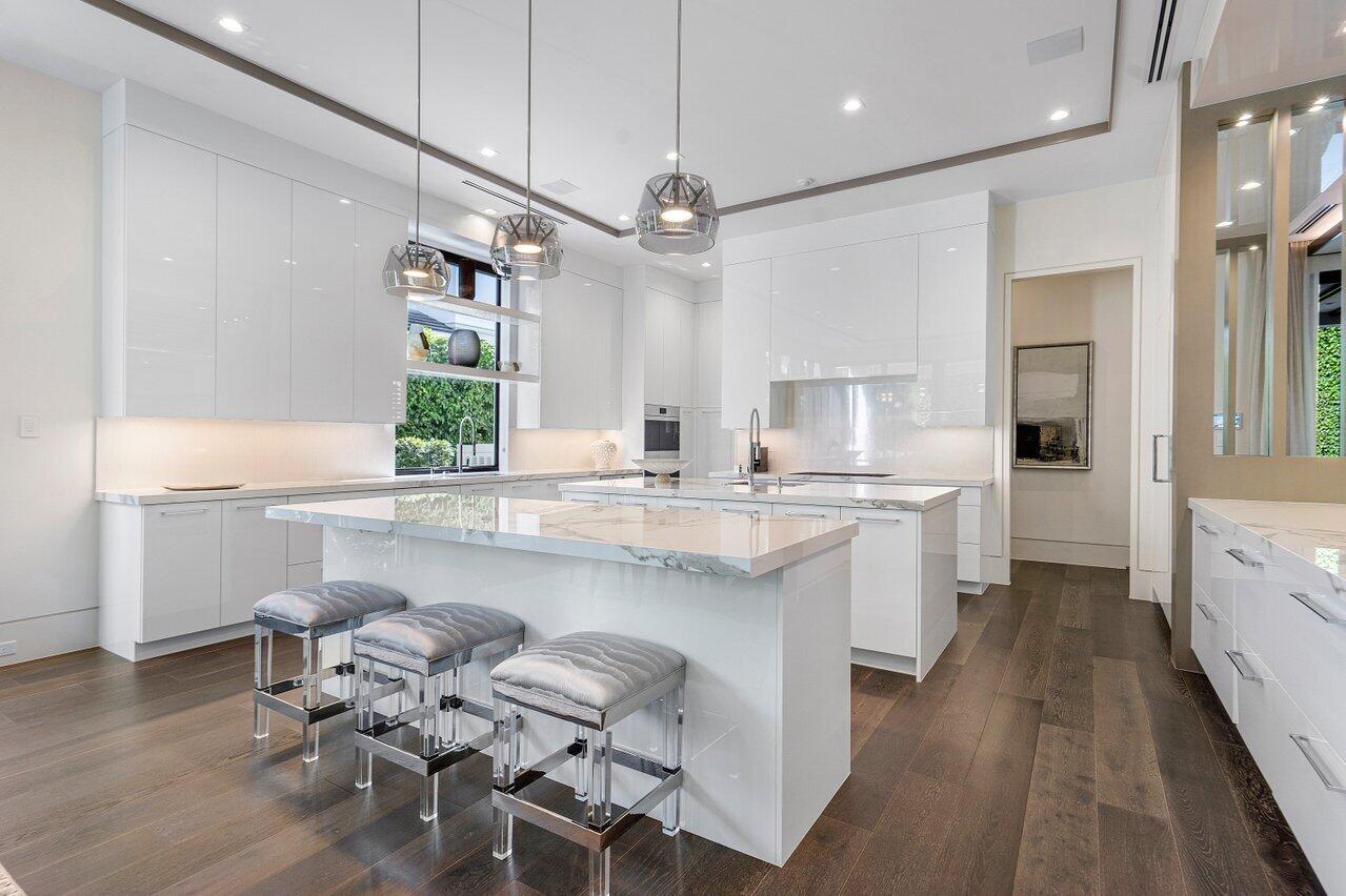 ROYAL PALM YACHT & COUNTRY CLUB - Residential