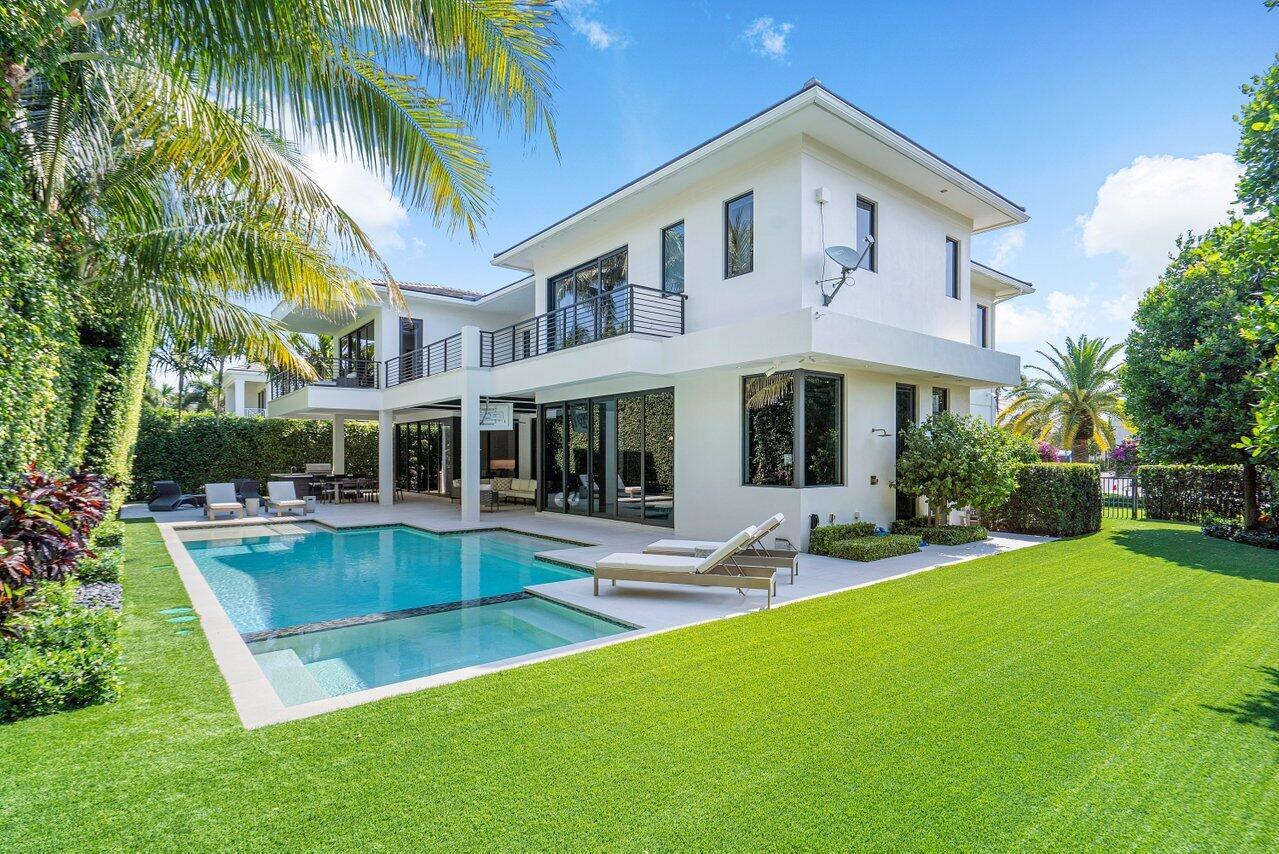 ROYAL PALM YACHT & COUNTRY CLUB - Residential