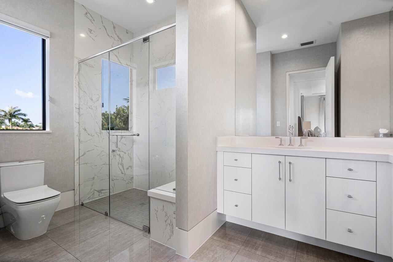 ROYAL PALM YACHT & COUNTRY CLUB - Residential