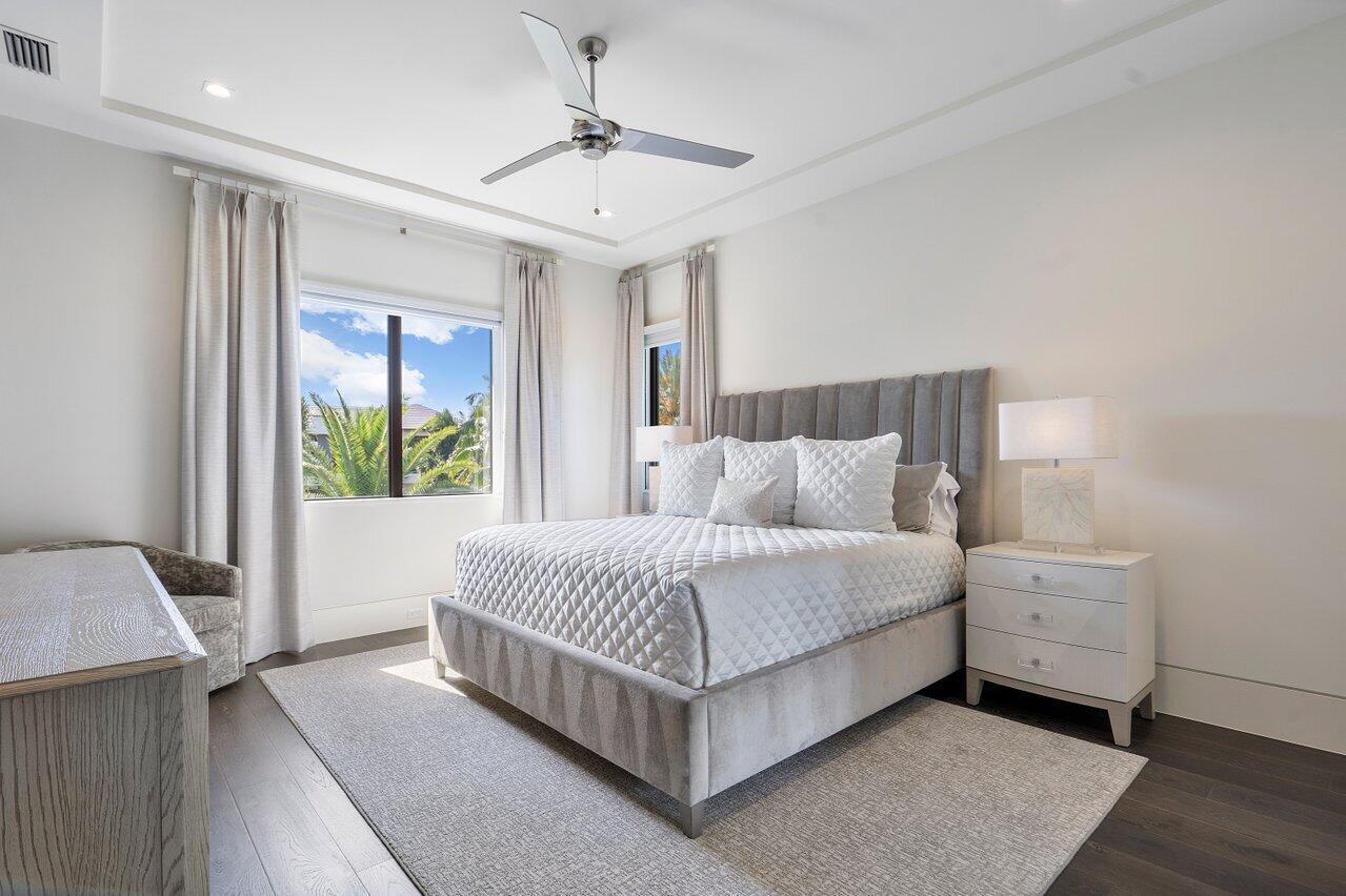 ROYAL PALM YACHT & COUNTRY CLUB - Residential