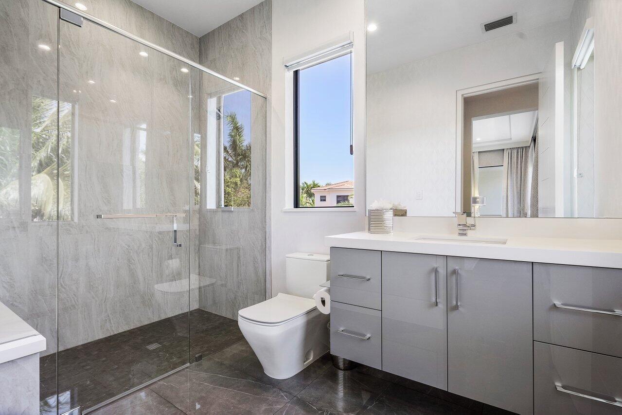 ROYAL PALM YACHT & COUNTRY CLUB - Residential