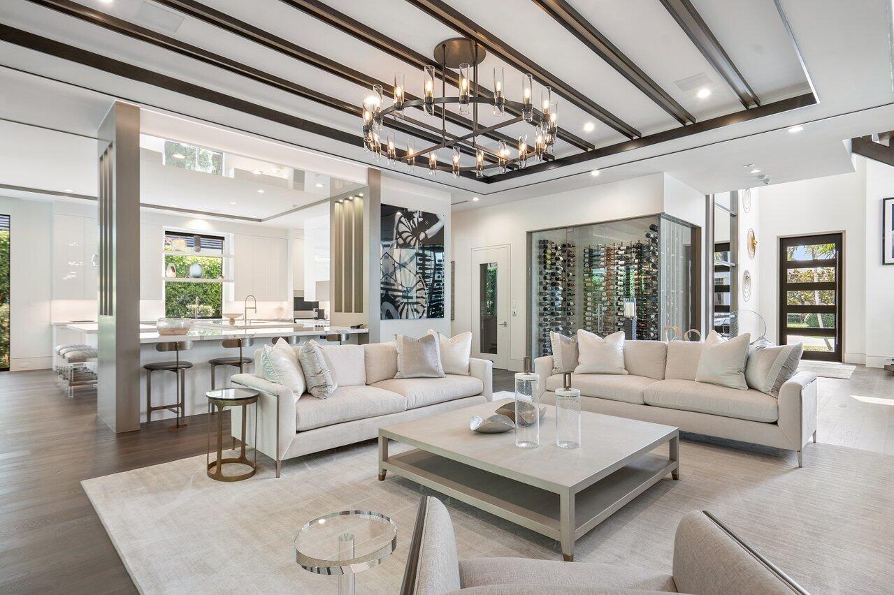 ROYAL PALM YACHT & COUNTRY CLUB - Residential