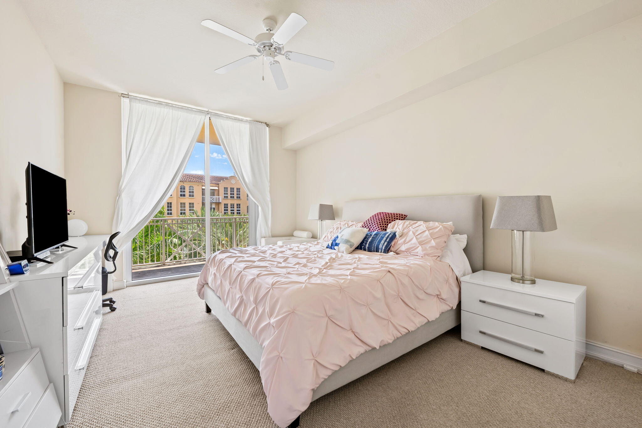 ALAQUA CONDO - Residential