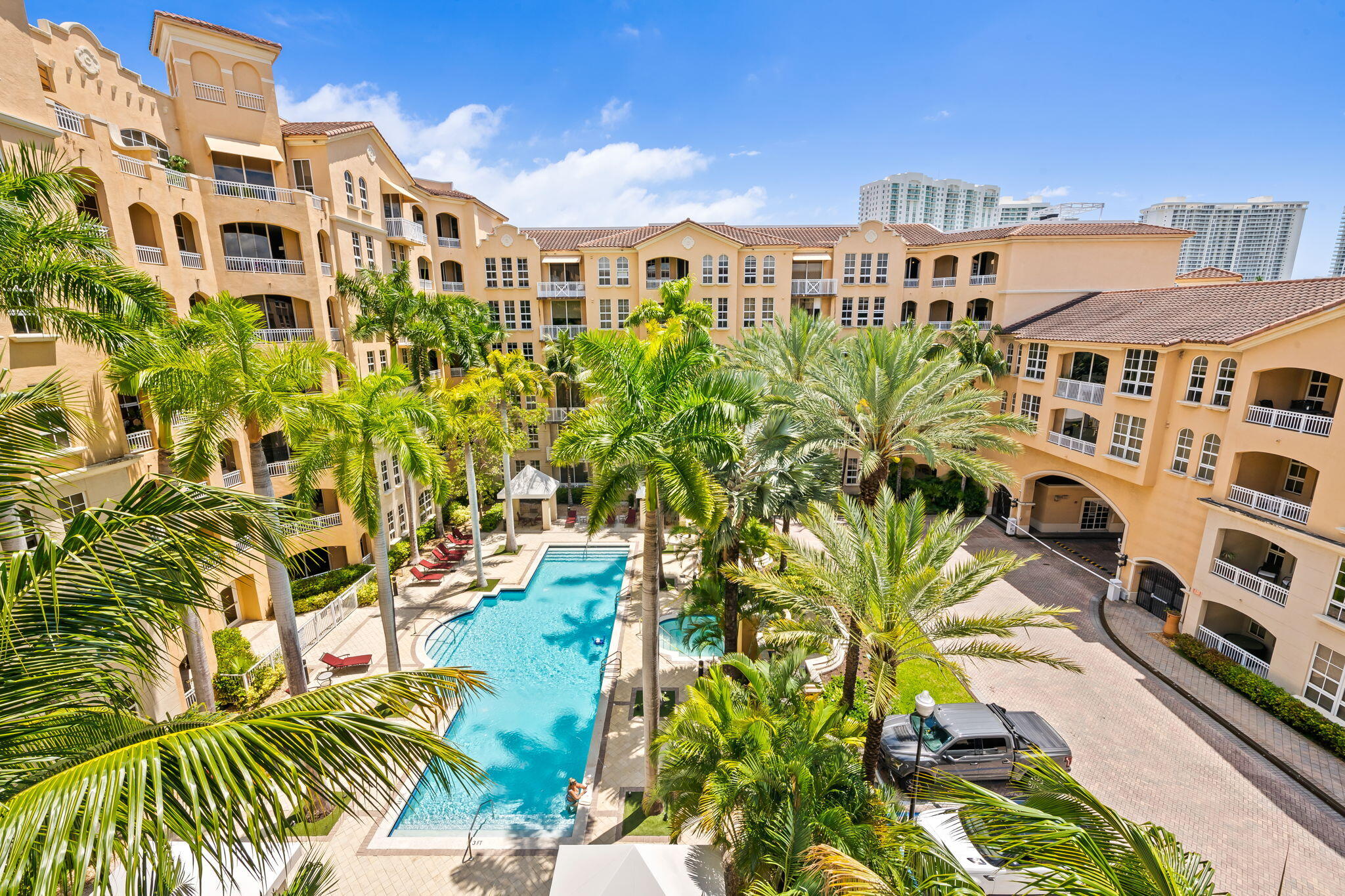 ALAQUA CONDO - Residential