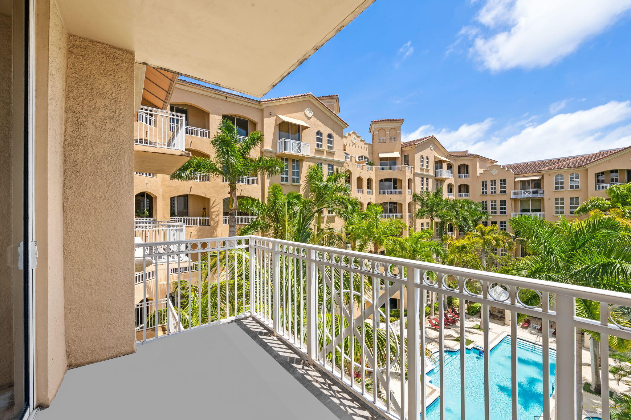 ALAQUA CONDO - Residential