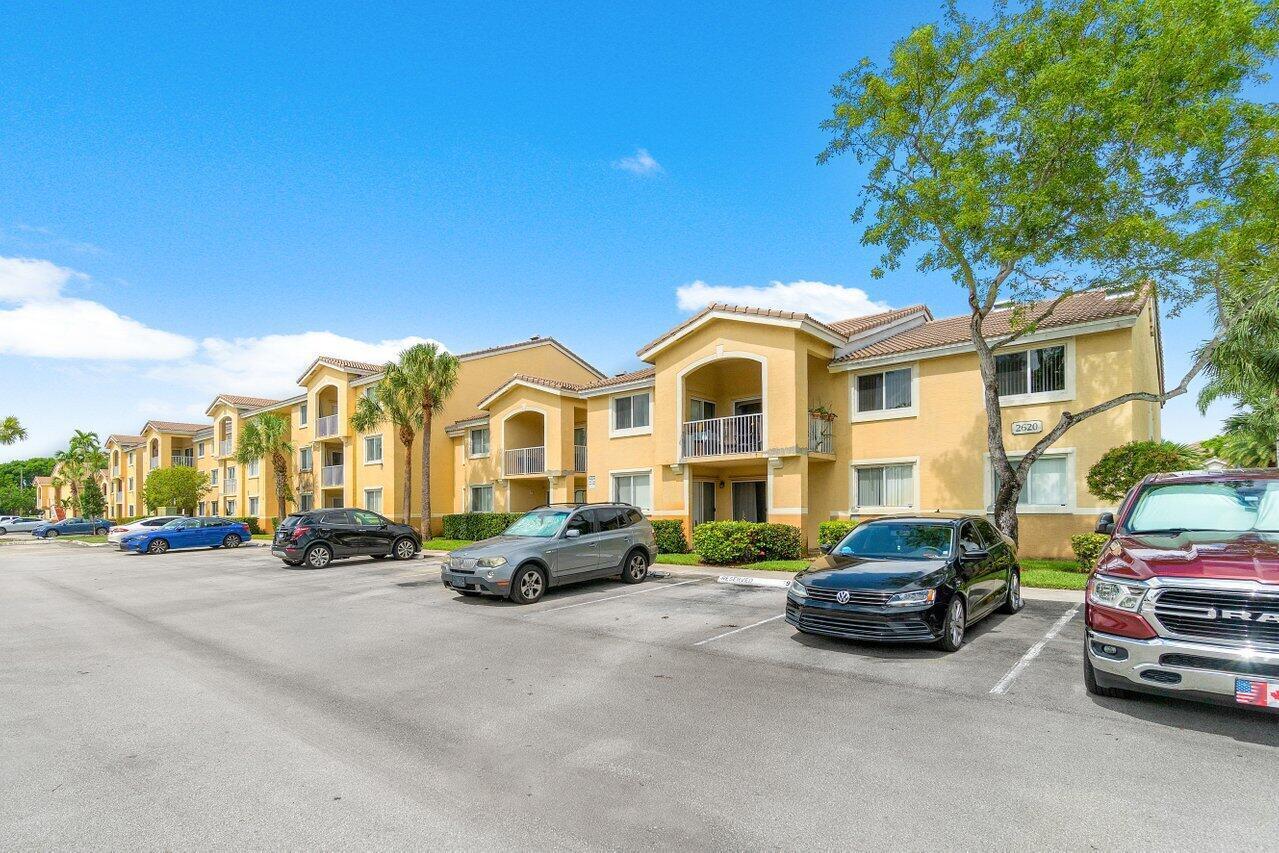 ROYAL GRAND CONDO - Residential Lease