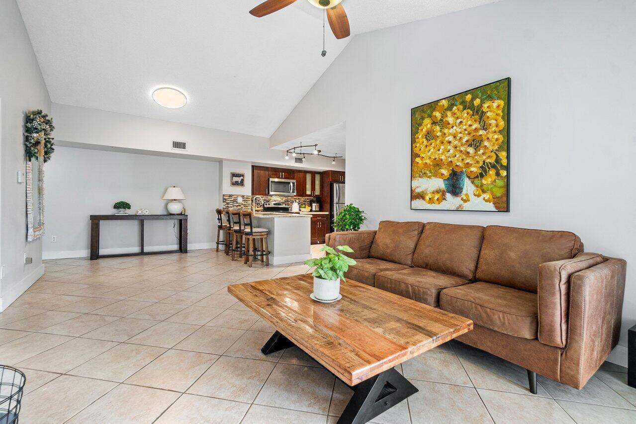 ROYAL GRAND CONDO - Residential Lease