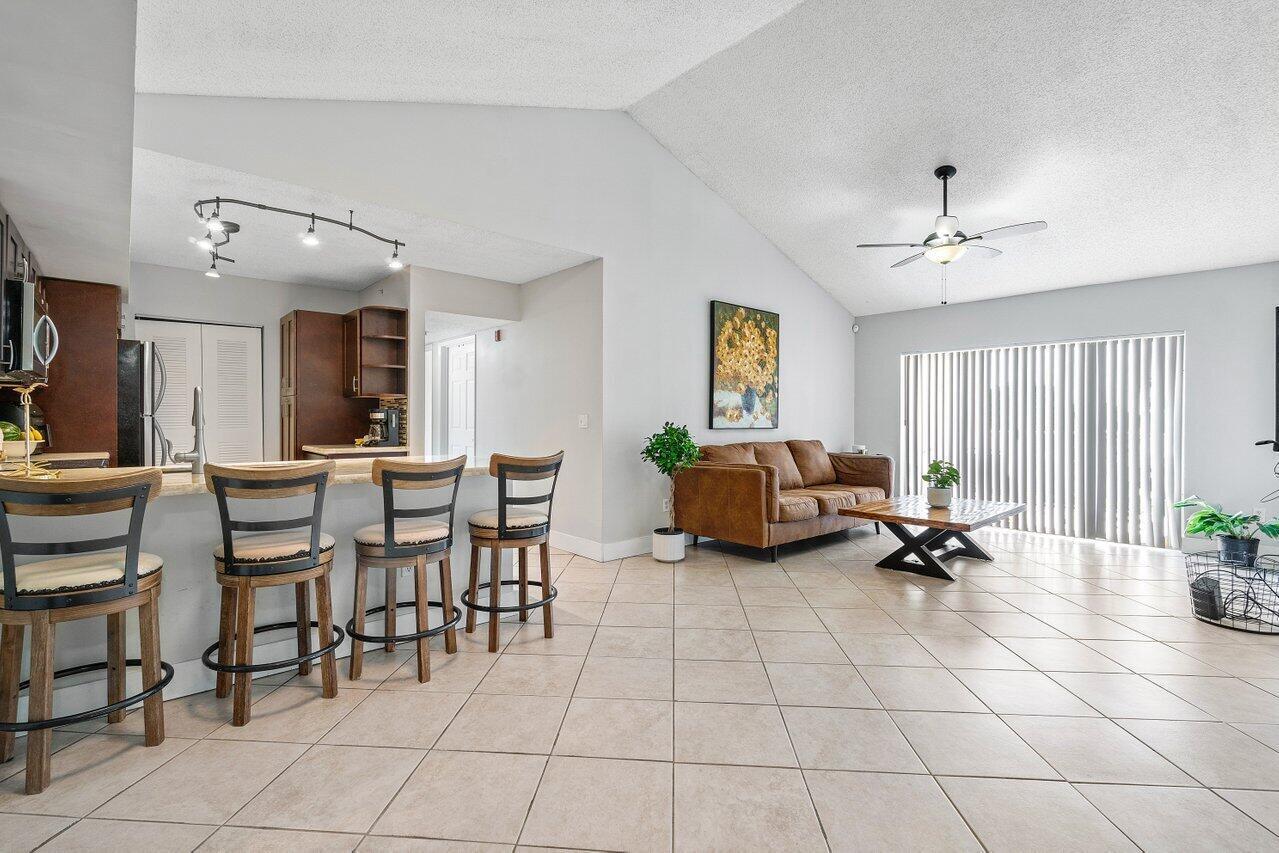 ROYAL GRAND CONDO - Residential Lease