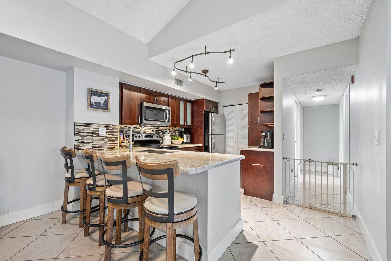 ROYAL GRAND CONDO - Residential Lease