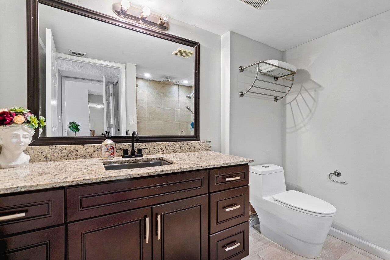 ROYAL GRAND CONDO - Residential Lease