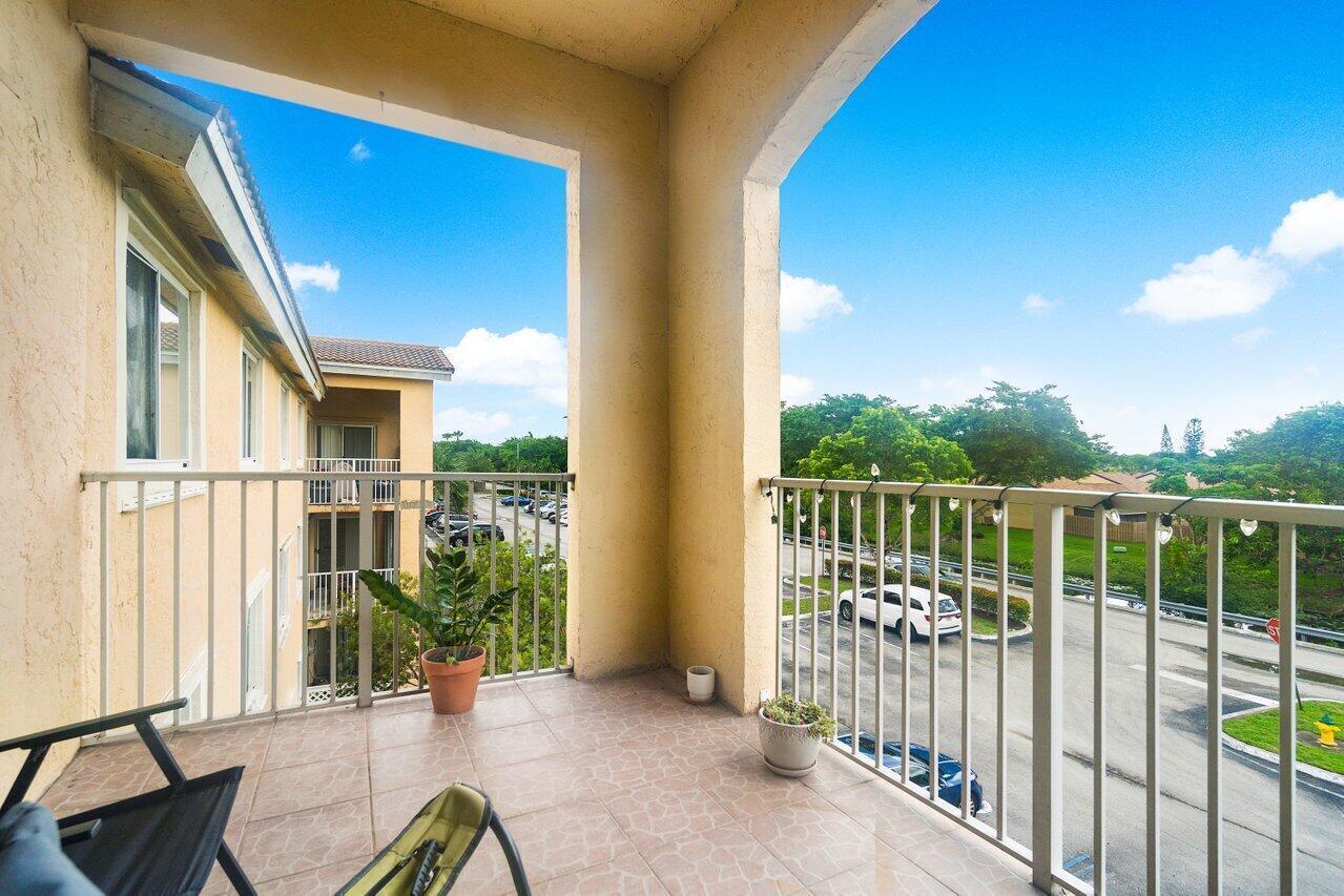 ROYAL GRAND CONDO - Residential Lease