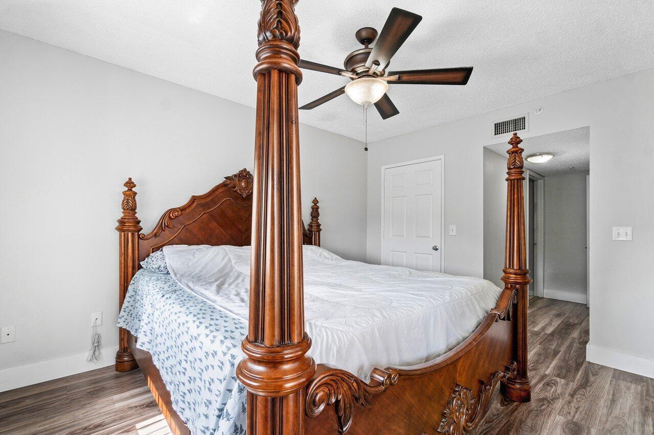 ROYAL GRAND CONDO - Residential Lease