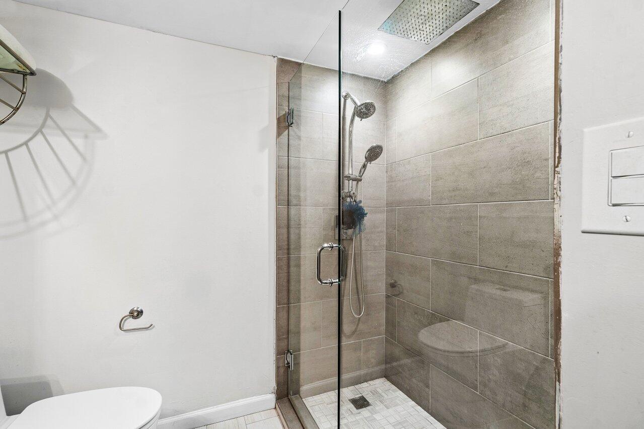 ROYAL GRAND CONDO - Residential Lease