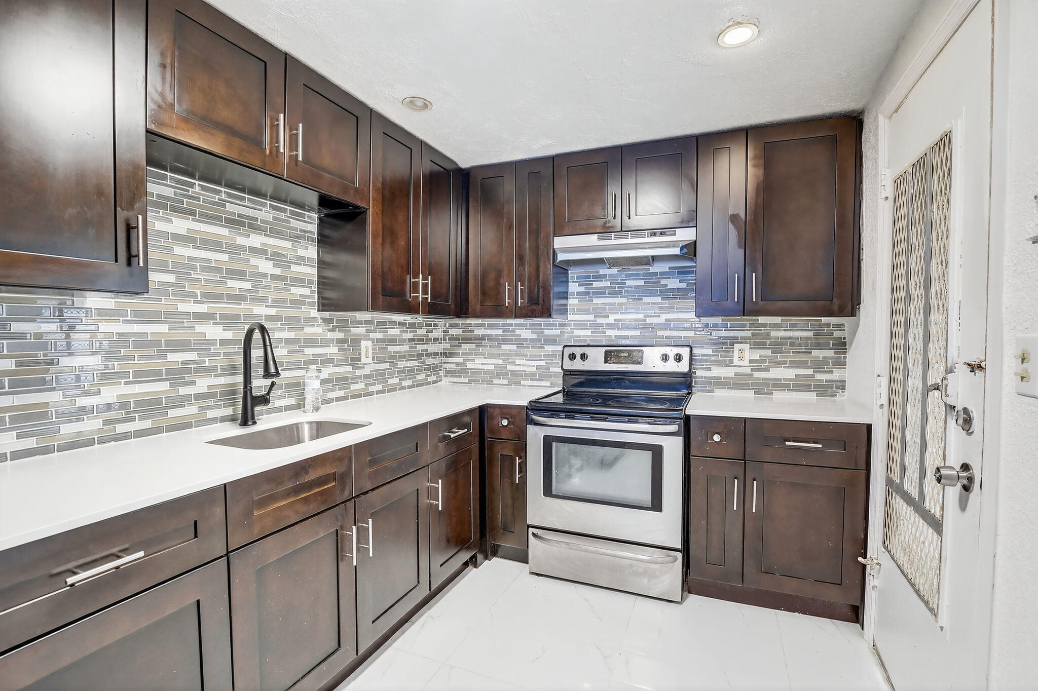 LAKE PARK GARDENS 4 INC CONDO - Residential
