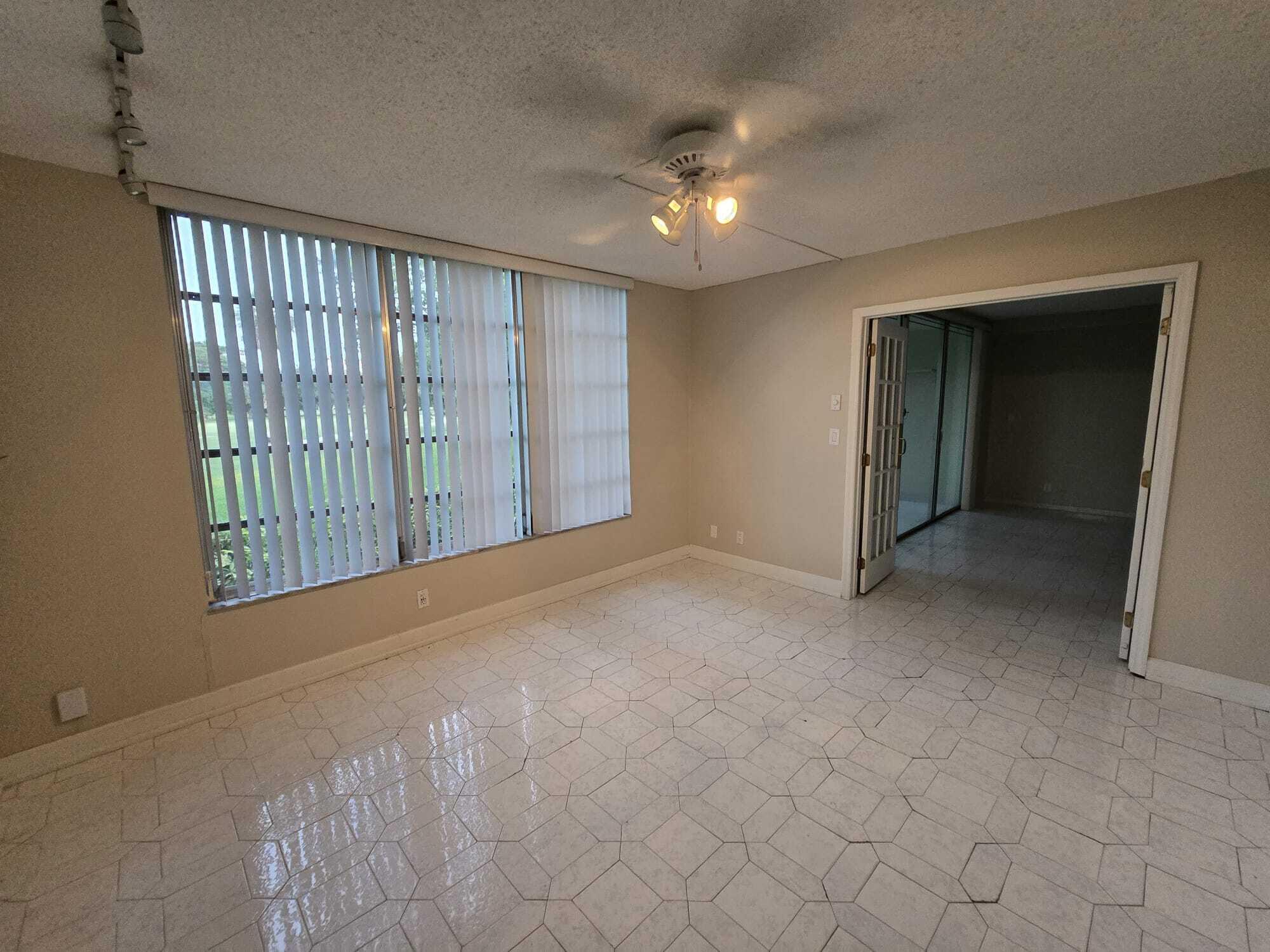 NO 70 PALM-AIRE COUNTRY CLUB - Residential