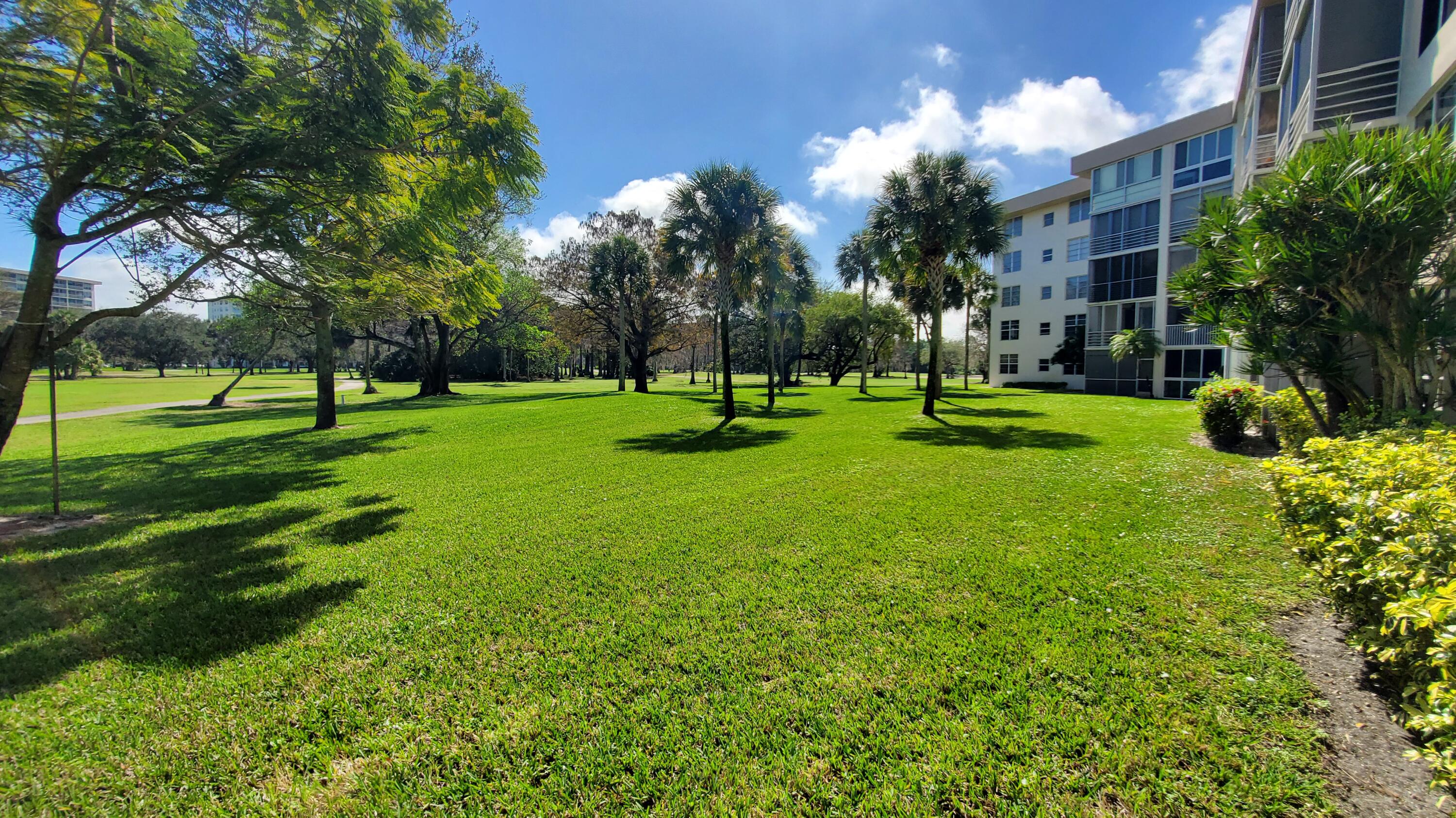 NO 70 PALM-AIRE COUNTRY CLUB - Residential