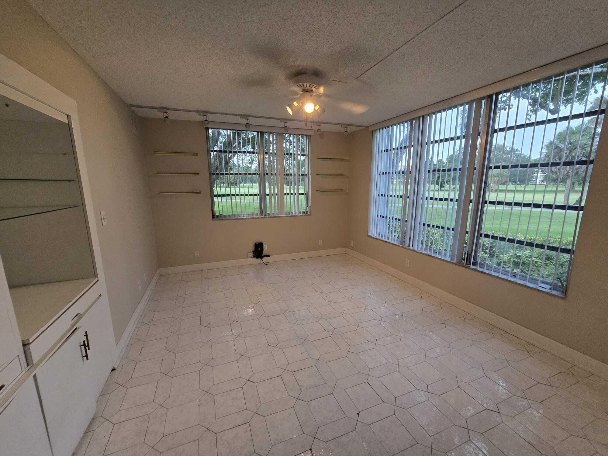 NO 70 PALM-AIRE COUNTRY CLUB - Residential