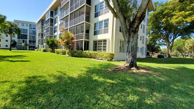 NO 70 PALM-AIRE COUNTRY CLUB - Residential