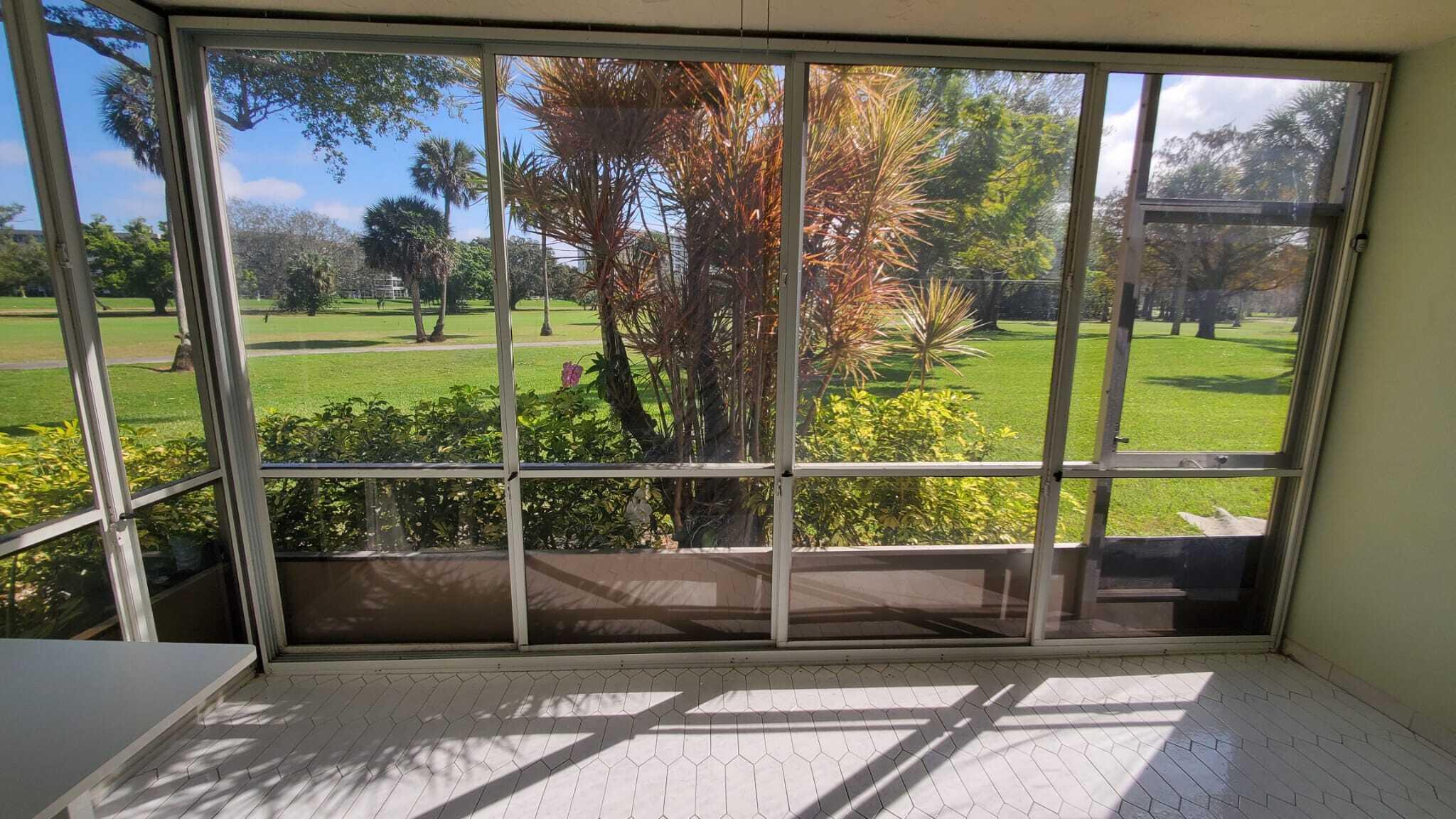 NO 70 PALM-AIRE COUNTRY CLUB - Residential