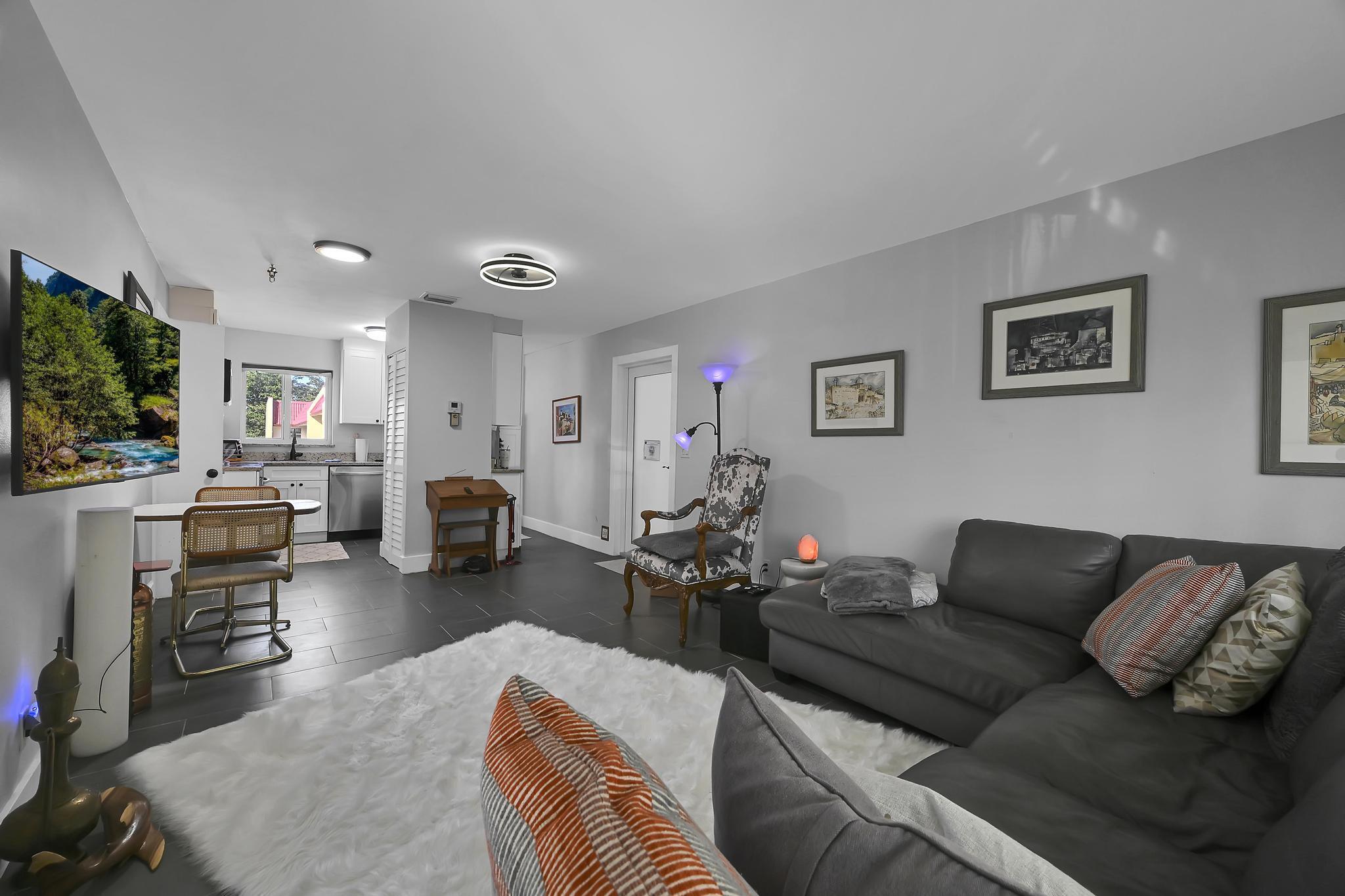 GOLDEN LAKES VILLAGE CONDO 1 THRU 13-A - Residential Lease