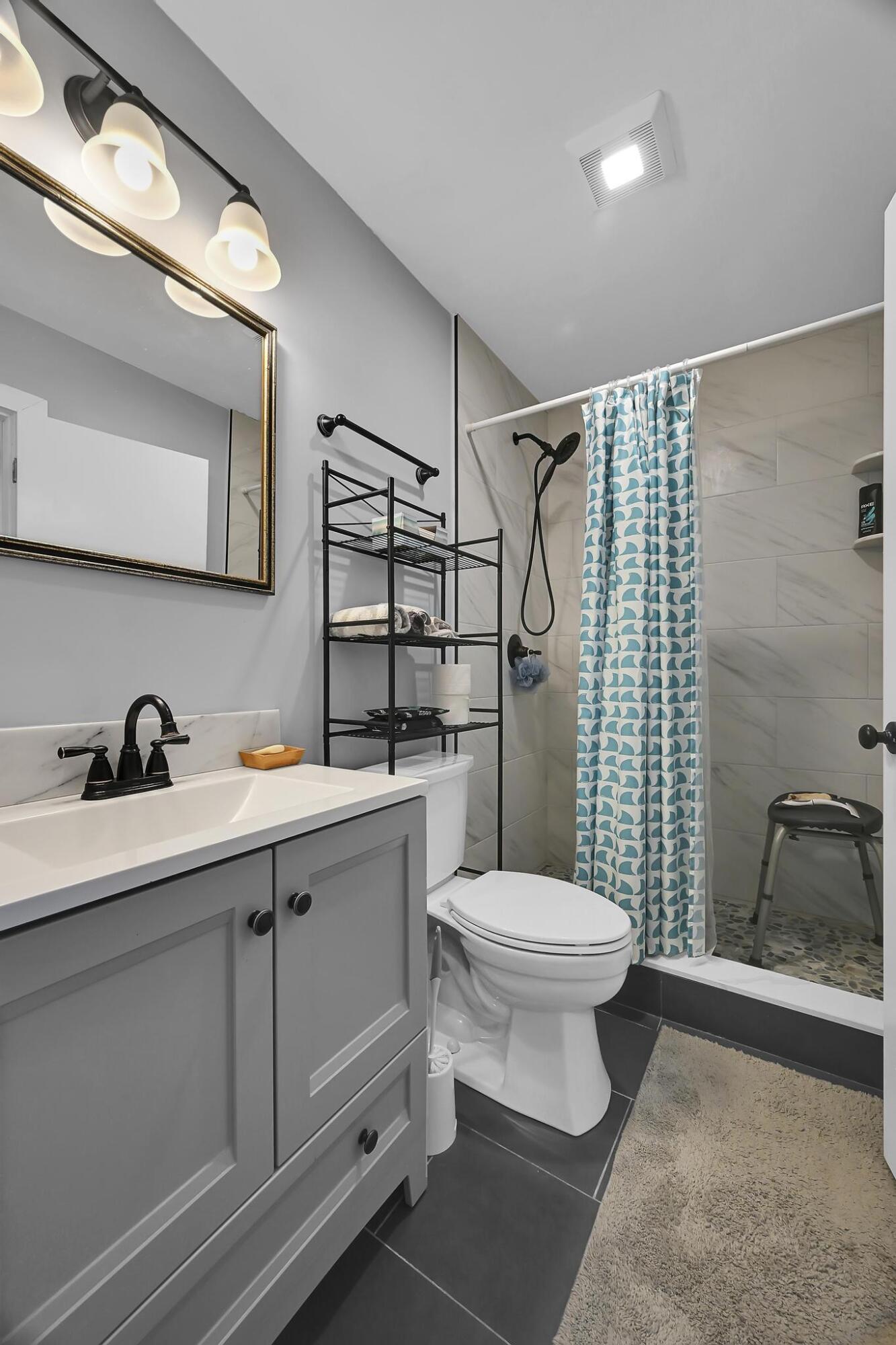GOLDEN LAKES VILLAGE CONDO 1 THRU 13-A - Residential Lease